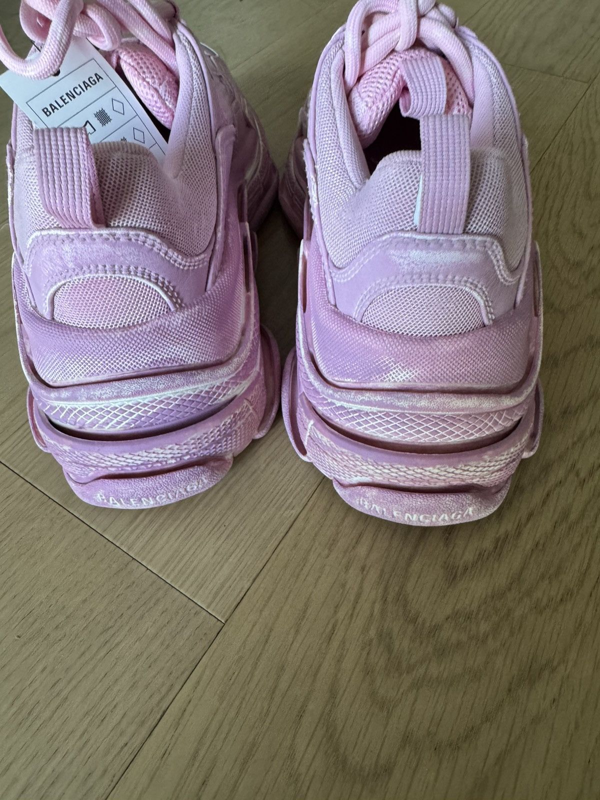 Balenciaga NEW Balenciaga Women’s Triple S Sneaker Faded Pink Size 36 Size US 6 / IT 36 - 7 Thumbnail