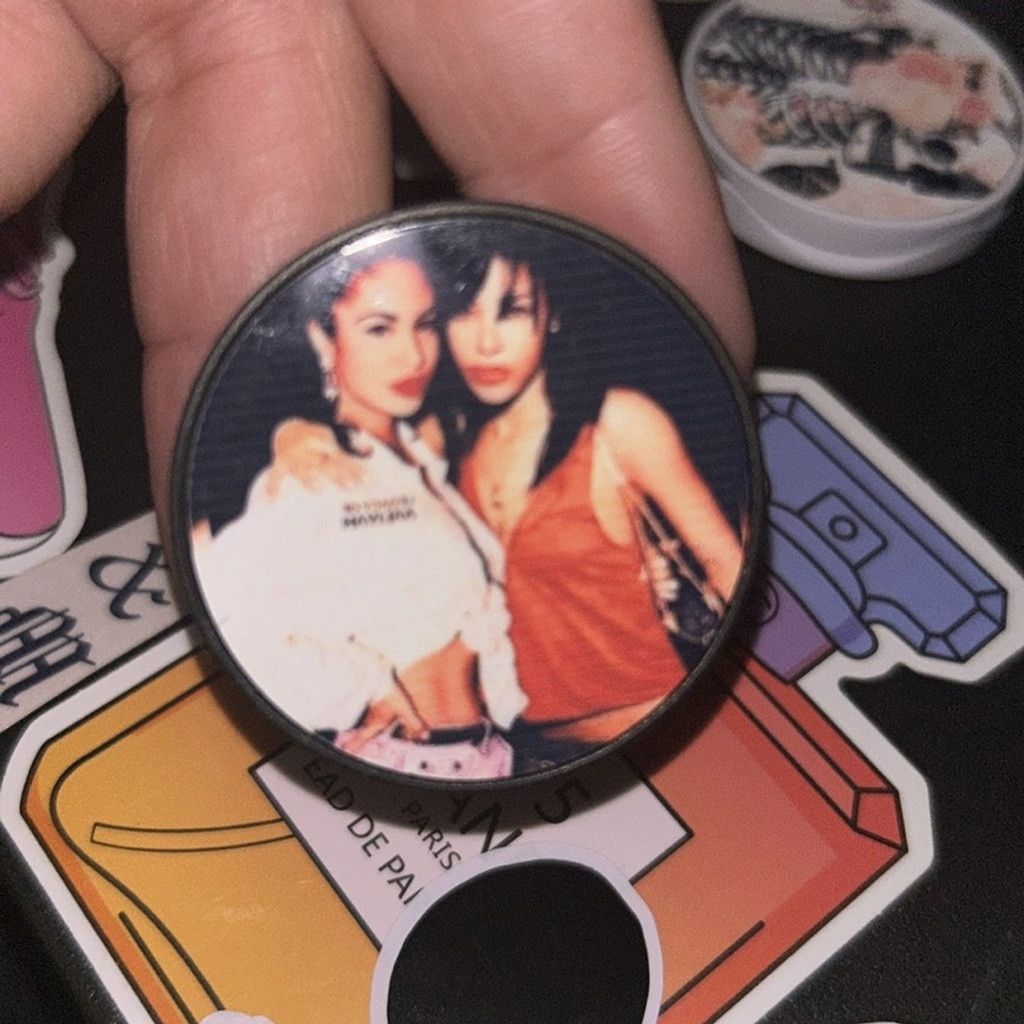 Other Aaliyah & selena phone grip Size ONE SIZE - 3 Thumbnail