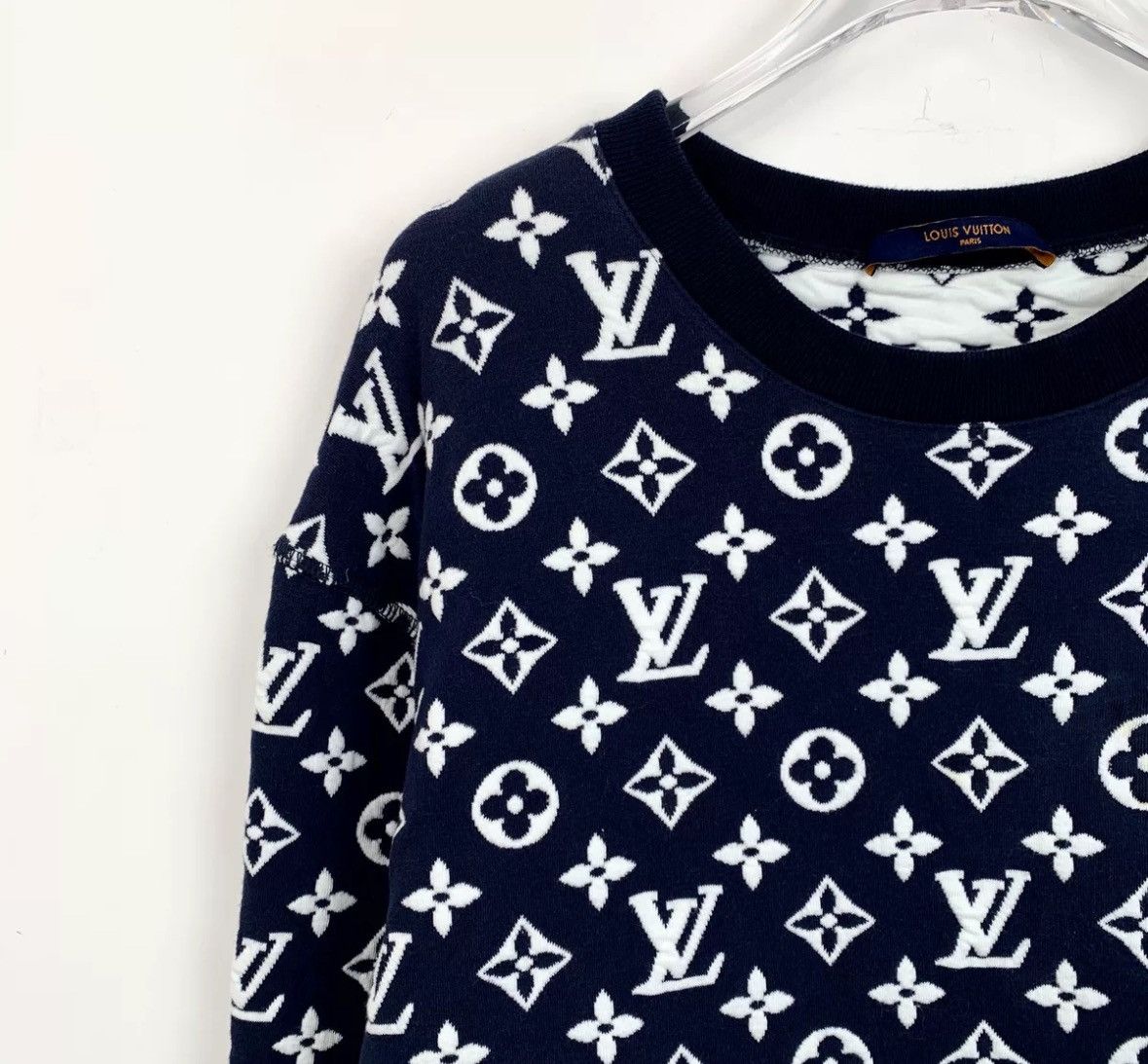 Louis Vuitton Louis Vuitton Lv's navy blue round neck long sweatshirt Size US L / EU 52-54 / 3 - 3 Thumbnail