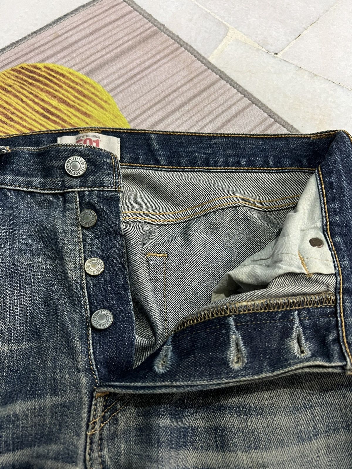 Levi's Vintage Levis 501 Distressed Jeans Rare Size US 30 / EU 46 - 5 Thumbnail