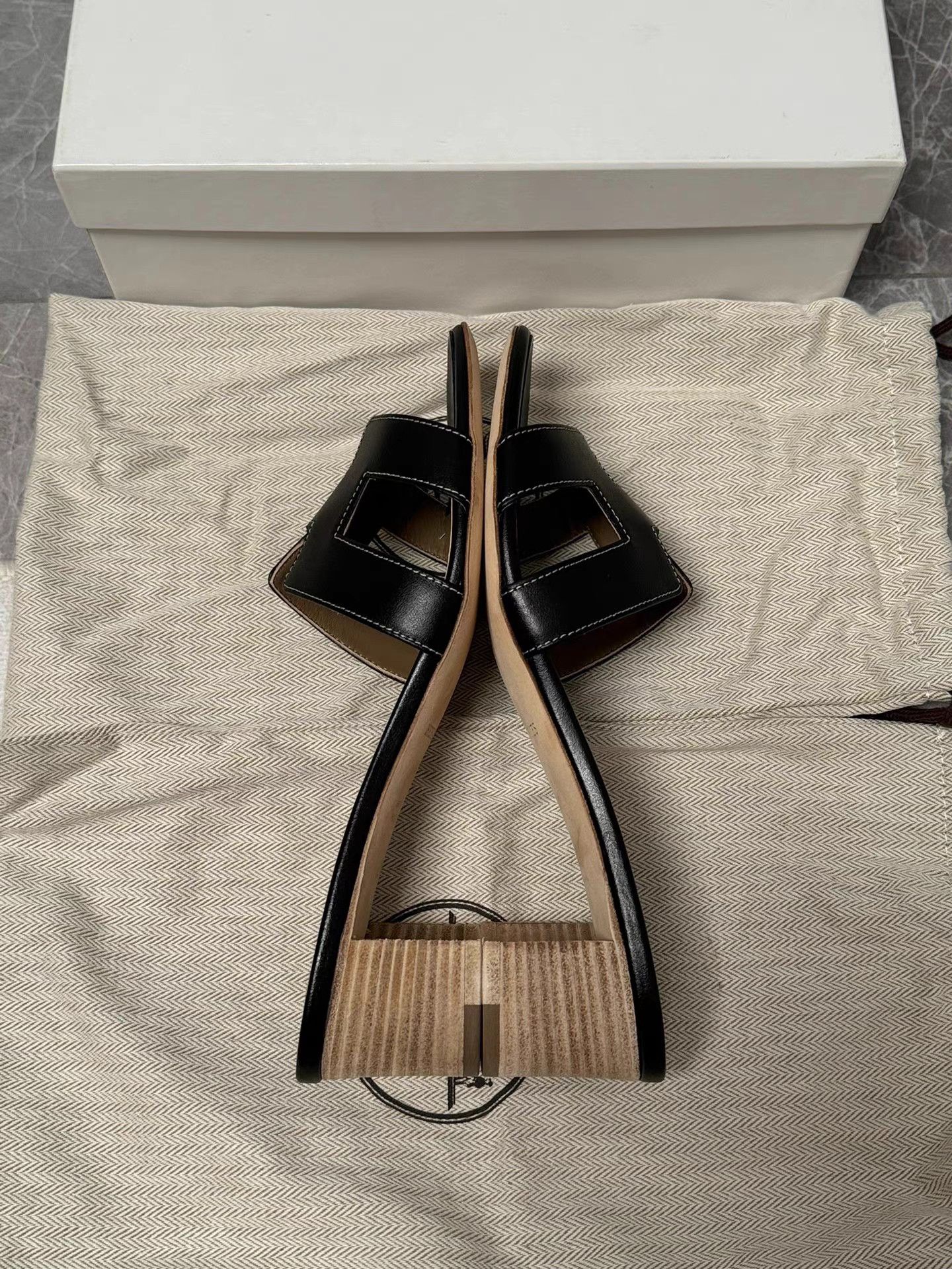 Hermes Hermès Oasis H Block Heel Slides K6 Size US 10 / IT 40 - 6 Thumbnail