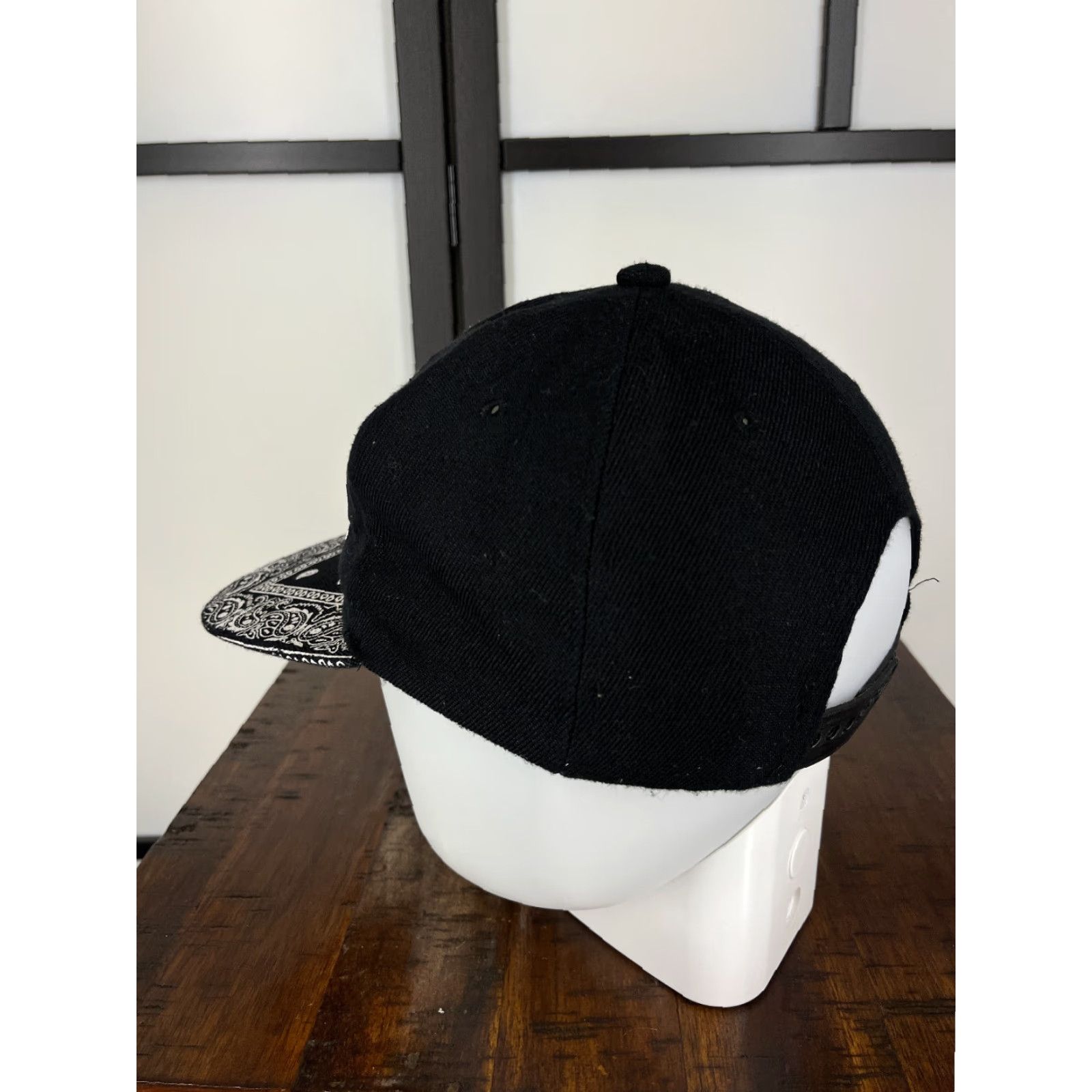Vintage Unbranded Hat Cap Snap Back Adult One Size Black Embroidered Paisley Polyester Size ONE SIZE - 5 Thumbnail