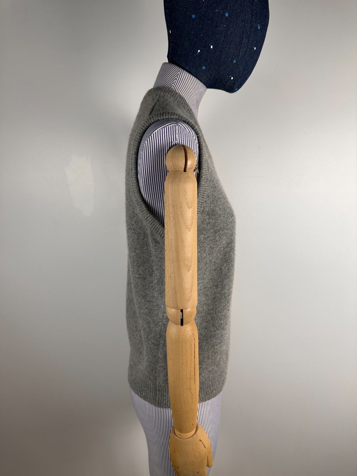 Other Woolovers Sweater Vest Womens Gray Size M Size M / US 6-8 / IT 42-44 - 6 Thumbnail