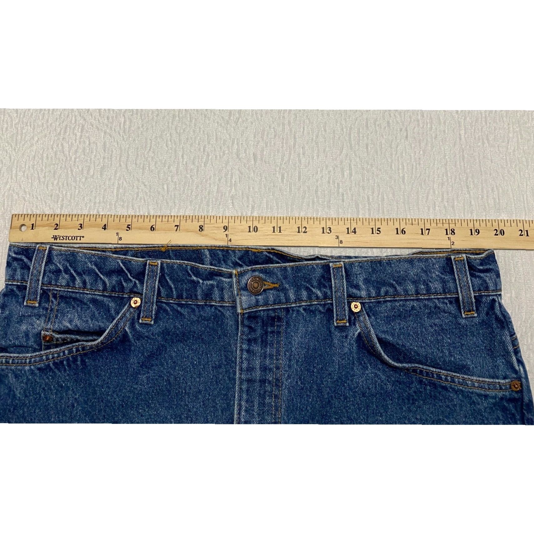 Levi's VINTAGE Levis 505 Jeans Blue Regular Straight Leg Mens 40x30 90s Denim Medium Wash 5-Pocket Size US 40 / EU 56 - 6 Thumbnail