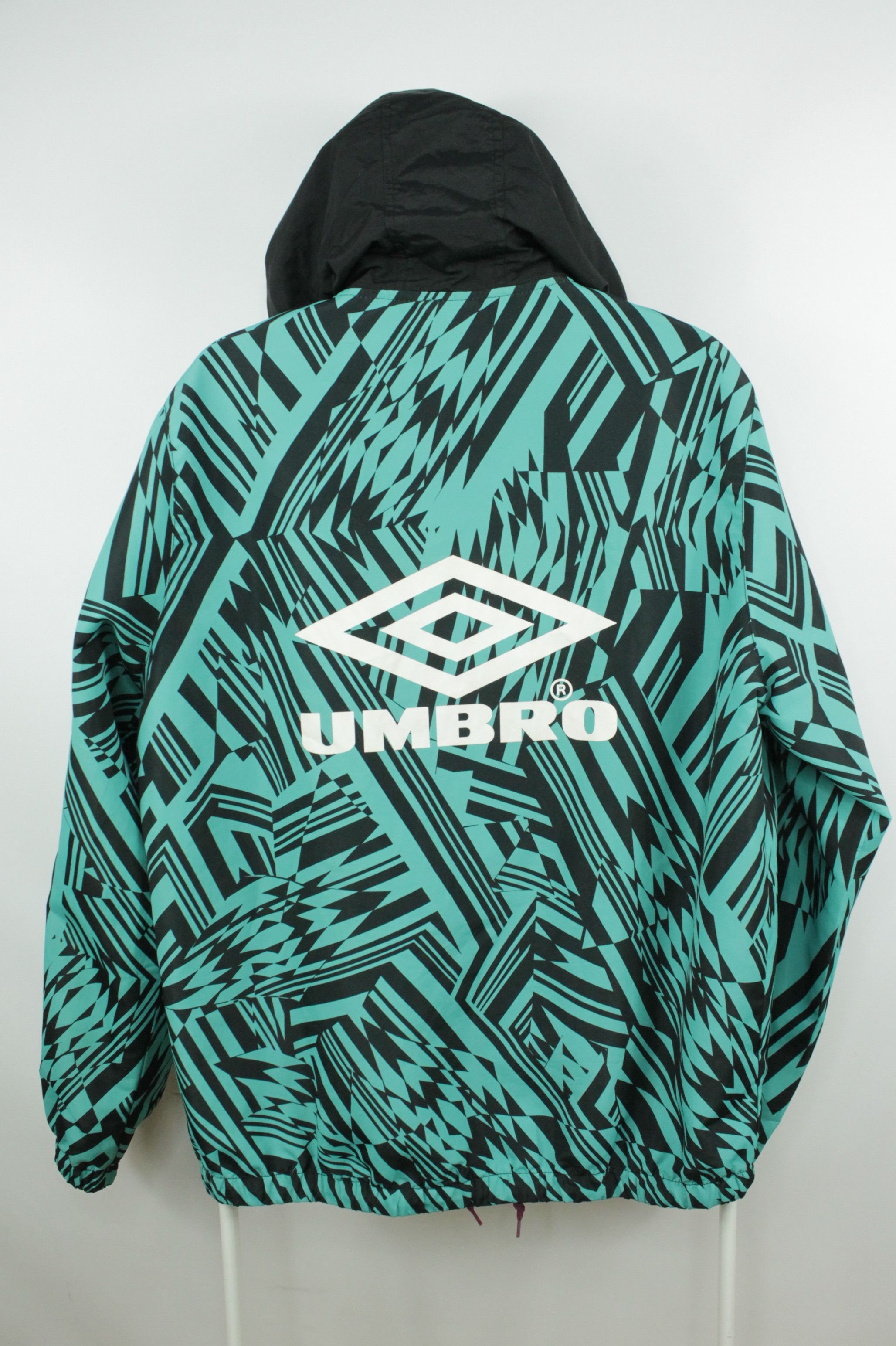 Umbro Umbro Aztec Windbreaker Jacket Men's Size US L / EU 52-54 / 3 - 8 Thumbnail