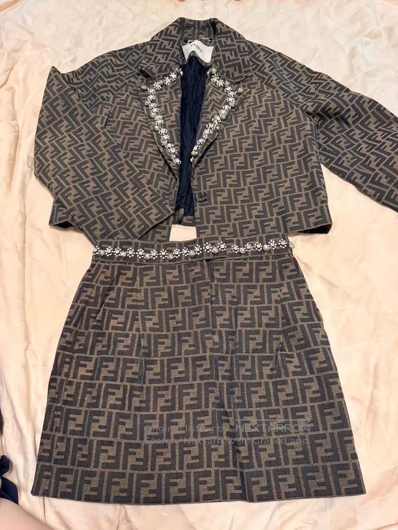Fendi Fendi Diamond Collar Branded Jacket Size XXS / US 00 / IT 34 - 1 Thumbnail