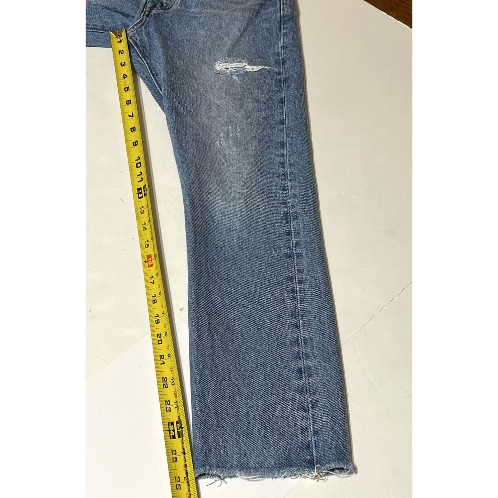 Levi's Levi's 501 Jeans Women Slim 26x26 Button Fly Distressed Cut Off 5-Pocket Denim Blue Size 26" / US 2 / IT 38 - 5 Thumbnail