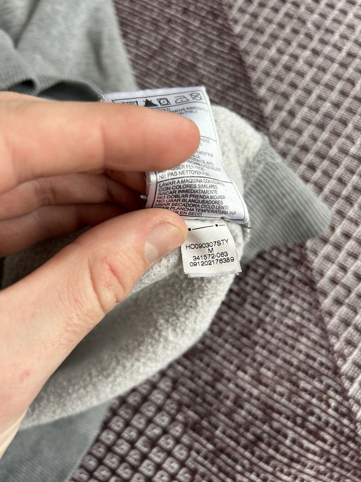 Nike Vintage Nike ATHL Basic Hoodie Small Logo Streetwear Size M Size US M / EU 48-50 / 2 - 10 Thumbnail
