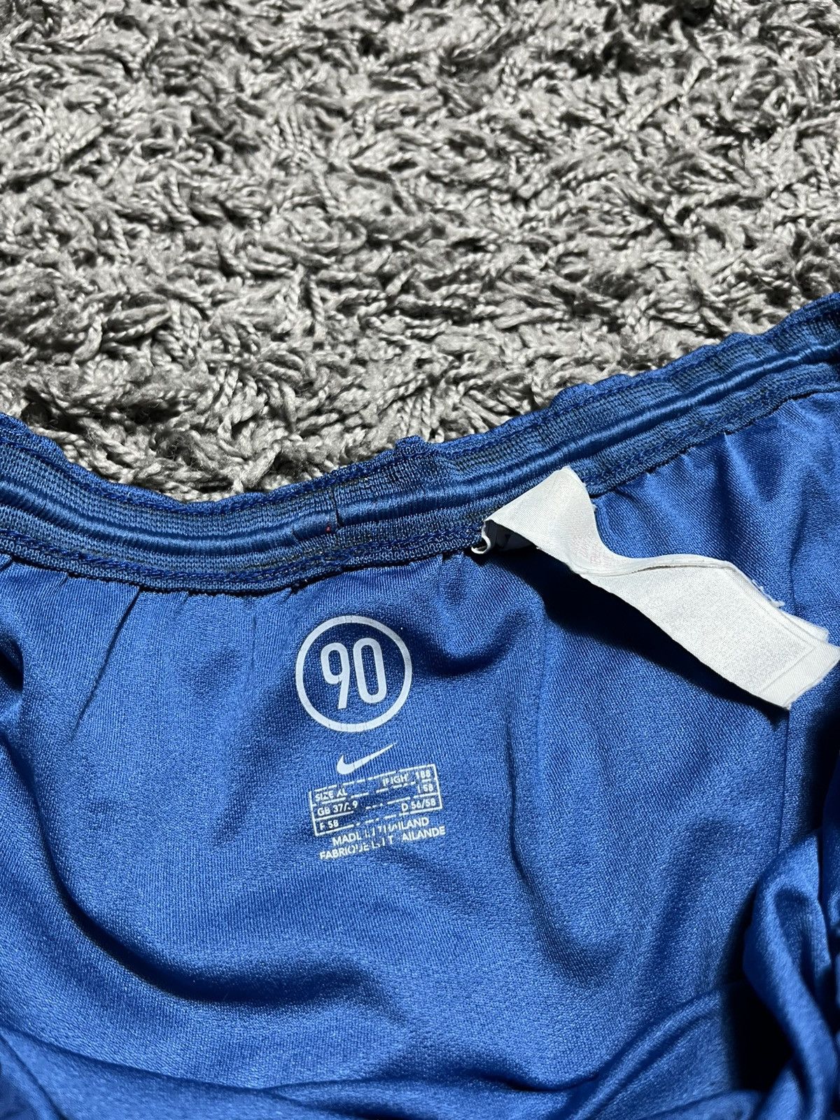Nike NIKE BARCELONA 2004/05 FOOTBALL VINTAGE SOCCER SHORTS Size US 36 / EU 52 - 5 Thumbnail
