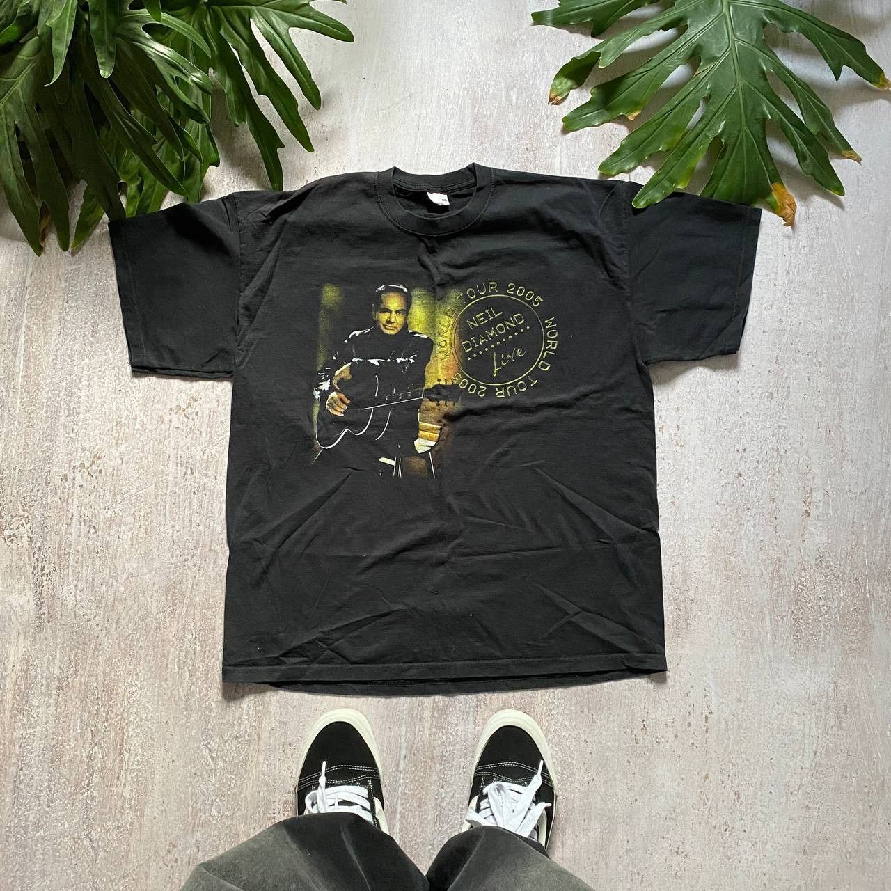 Band Tees × Vintage VINTAGE Y2K 2005 NEIL DIAMOND FADED TOUR RARE T SHIRT 297 Size US XL / EU 56 / 4 - 1 Thumbnail