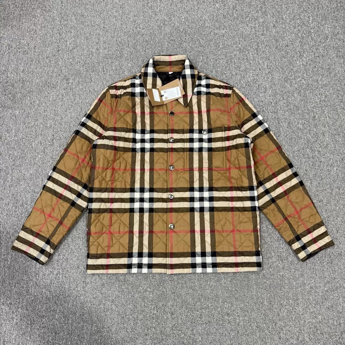 Burberry Beige Check Quilted Jacket Size S. Size US S / EU 44-46 / 1 - 1 Thumbnail
