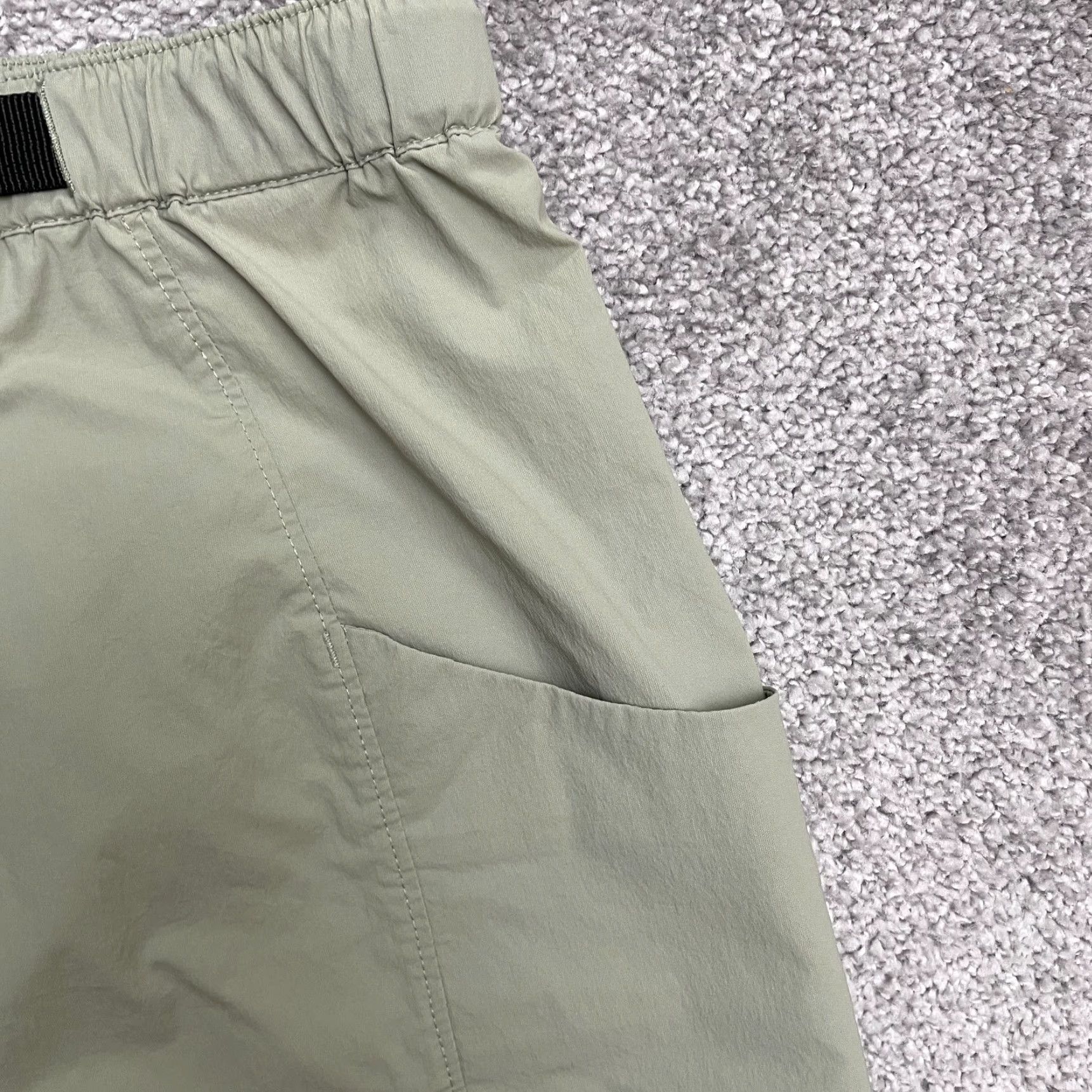 Vintage Columbia Belted Cargo Shorts Womens 10 Beige Elastic Waist Outdoor Hiking 28x4.5 Size 32" / US 10 / IT 46 - 5 Thumbnail