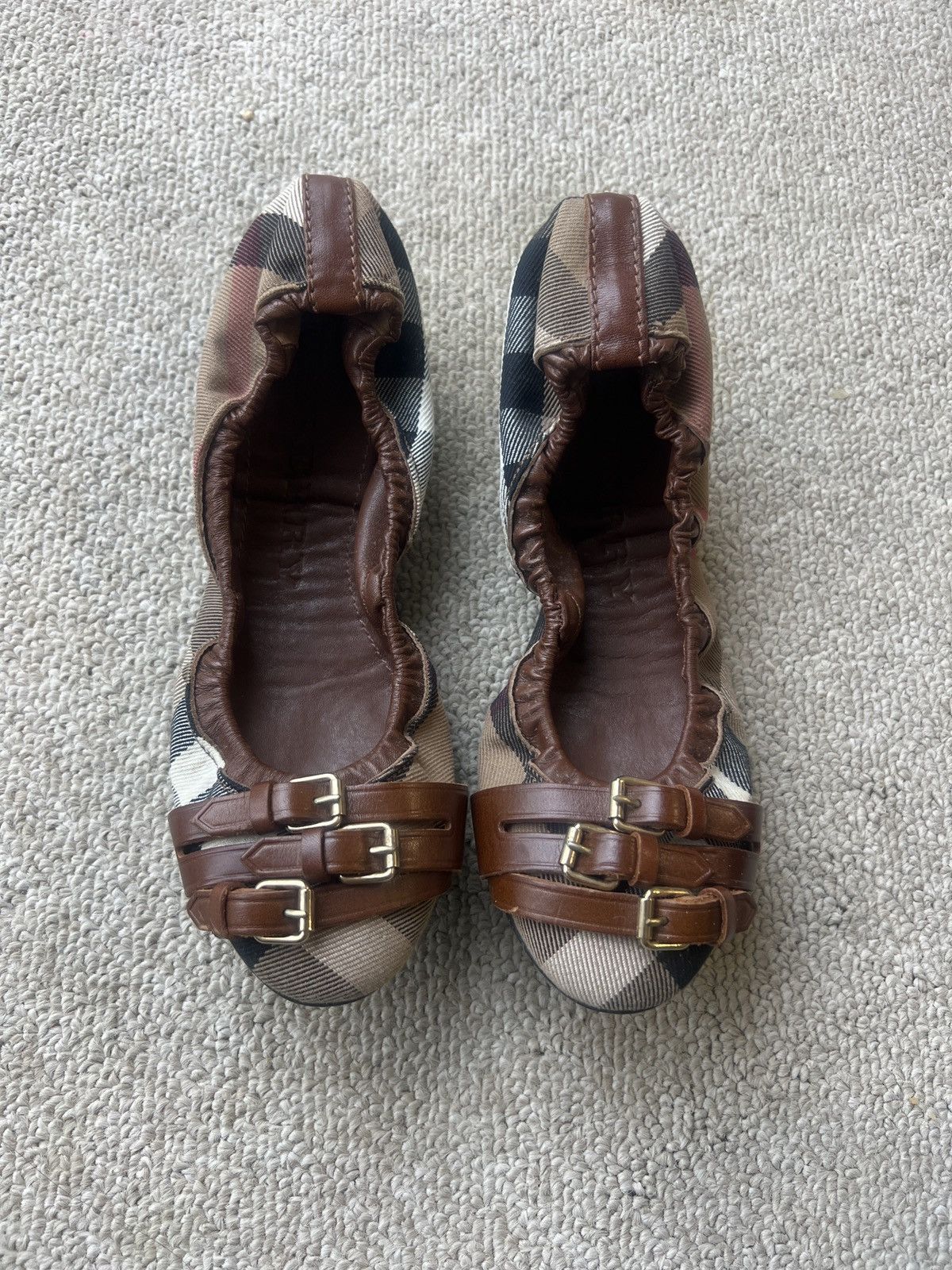 Burberry Burberry house check plaid buckle leather flats size 38 Size US 7 / IT 37 - 1 Thumbnail