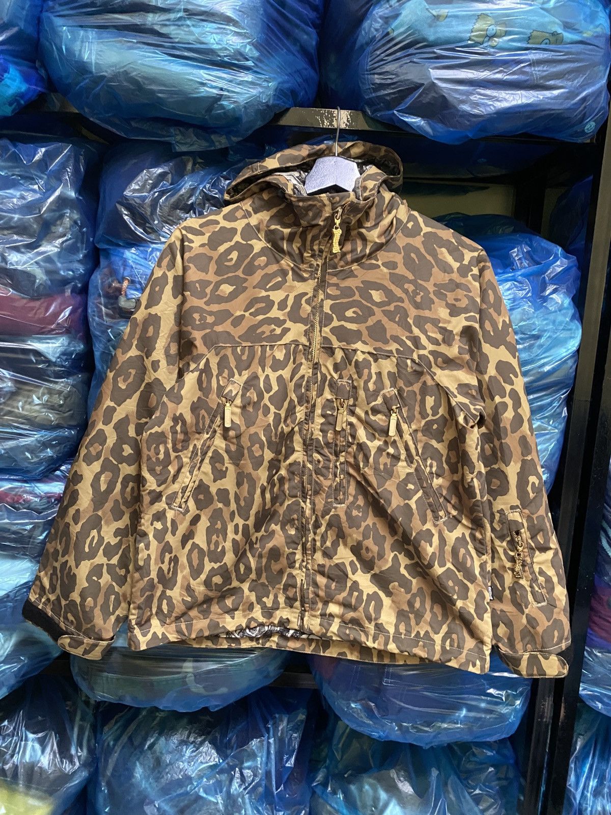 If Six Was Nine VINTAGE Y2K RNA JAPANESE PUNK BRAND LEOPARD HOODIE Size US S / EU 44-46 / 1 - 1 Thumbnail