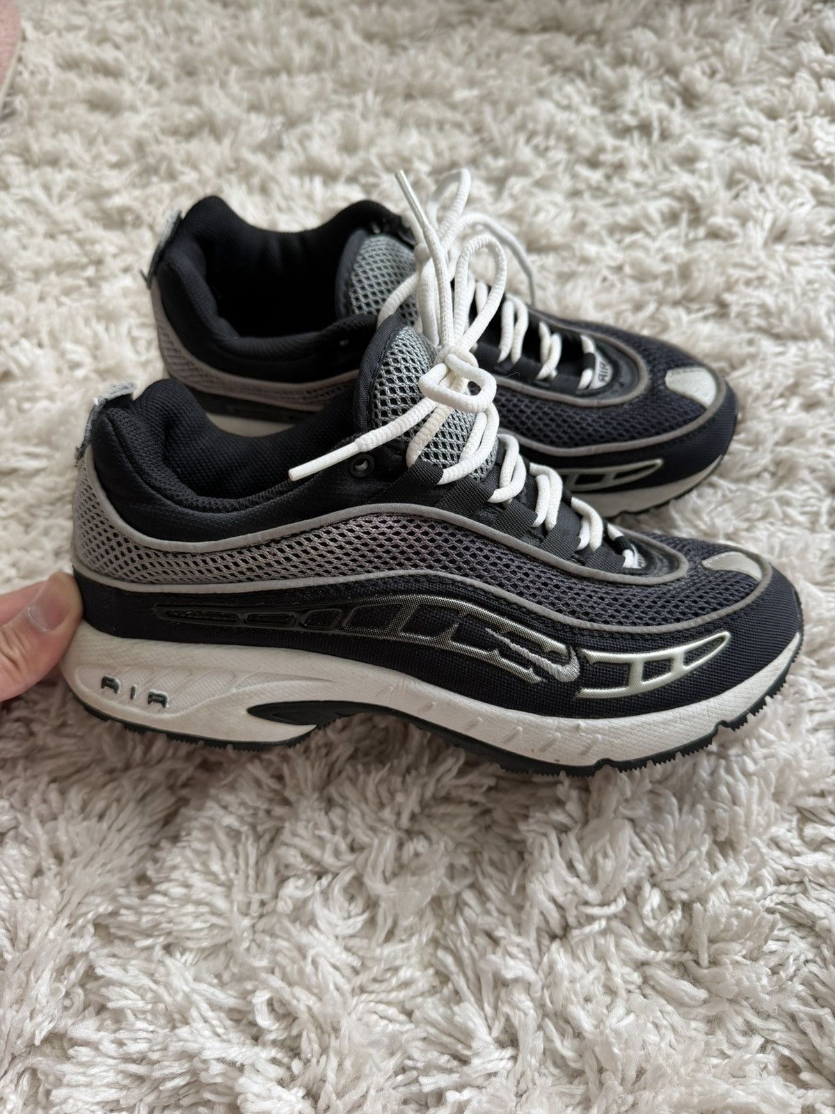 Nike Nike Air Famished Sz 5Y Womens 6.5 Black/Silver Vintage 2000 Size US 6.5 / IT 36.5 - 1 Thumbnail