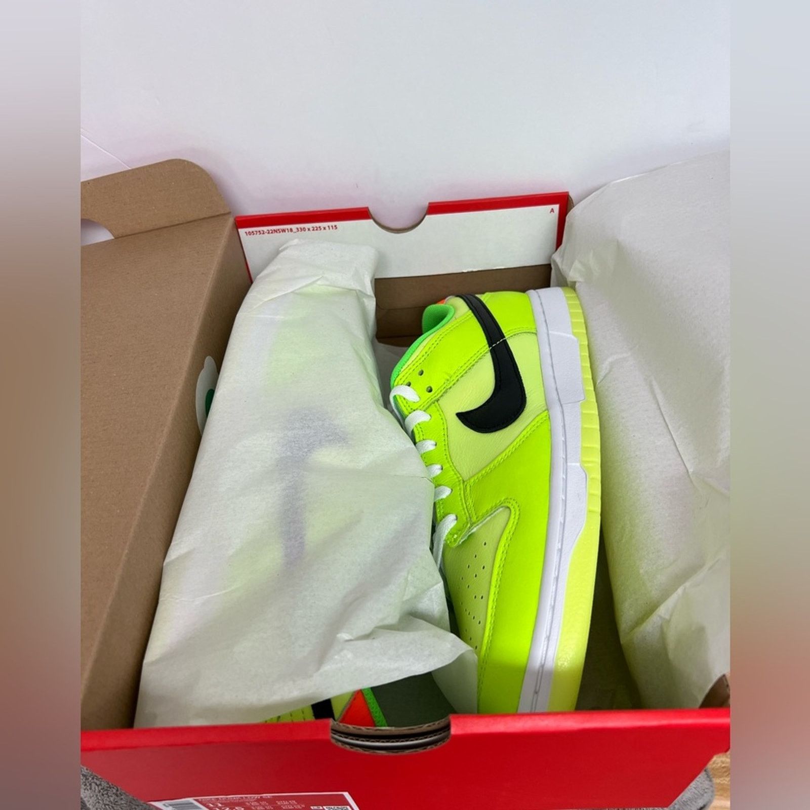 Nike Nike Dunk Low SE Splash Volt Glow in Dark Mens 11 NEW IN BOX Size US 11 / EU 44 - 7 Thumbnail