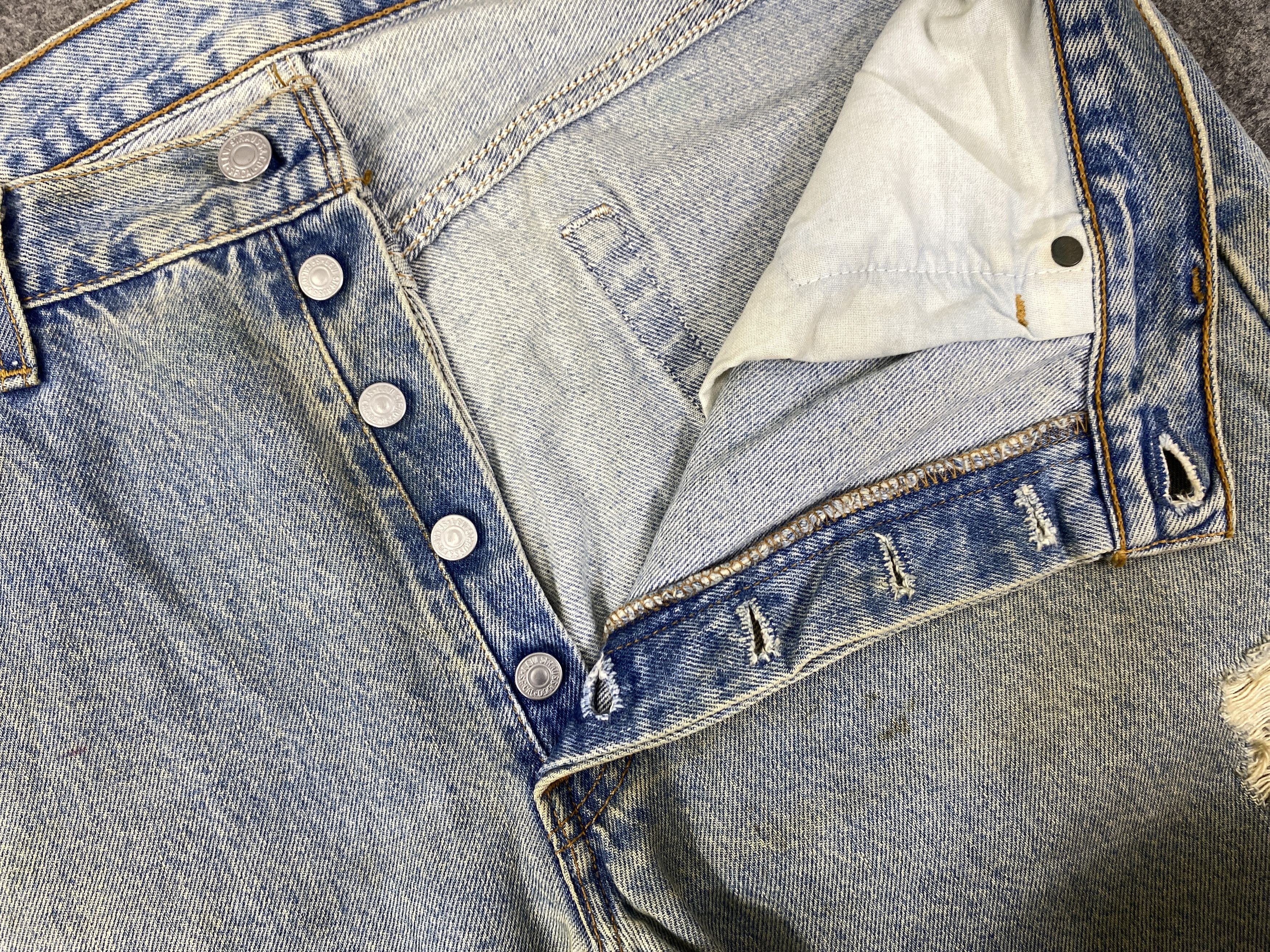 Japanese Brand Ripped Light Blue Vintage Levis 501 Jeans 34x30.5 - JN3090 Size US 34 / EU 50 - 7 Thumbnail