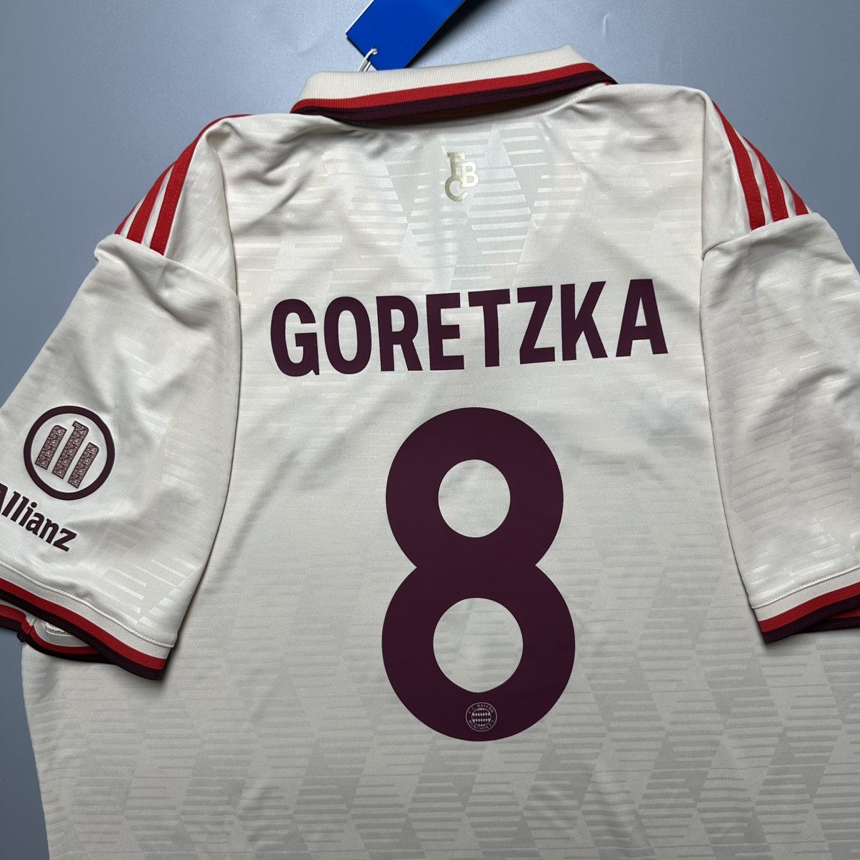 Vintage BAYERN ADIDAS 2024/2025 FOOTBALL THIRD JERSEY #8 GORETZKA Size US XXL / EU 58 / 5 - 10 Thumbnail