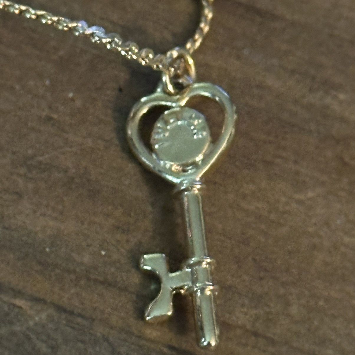 Vintage Vintage gold tone skeleton heart key pendant necklace Size ONE SIZE - 4 Thumbnail