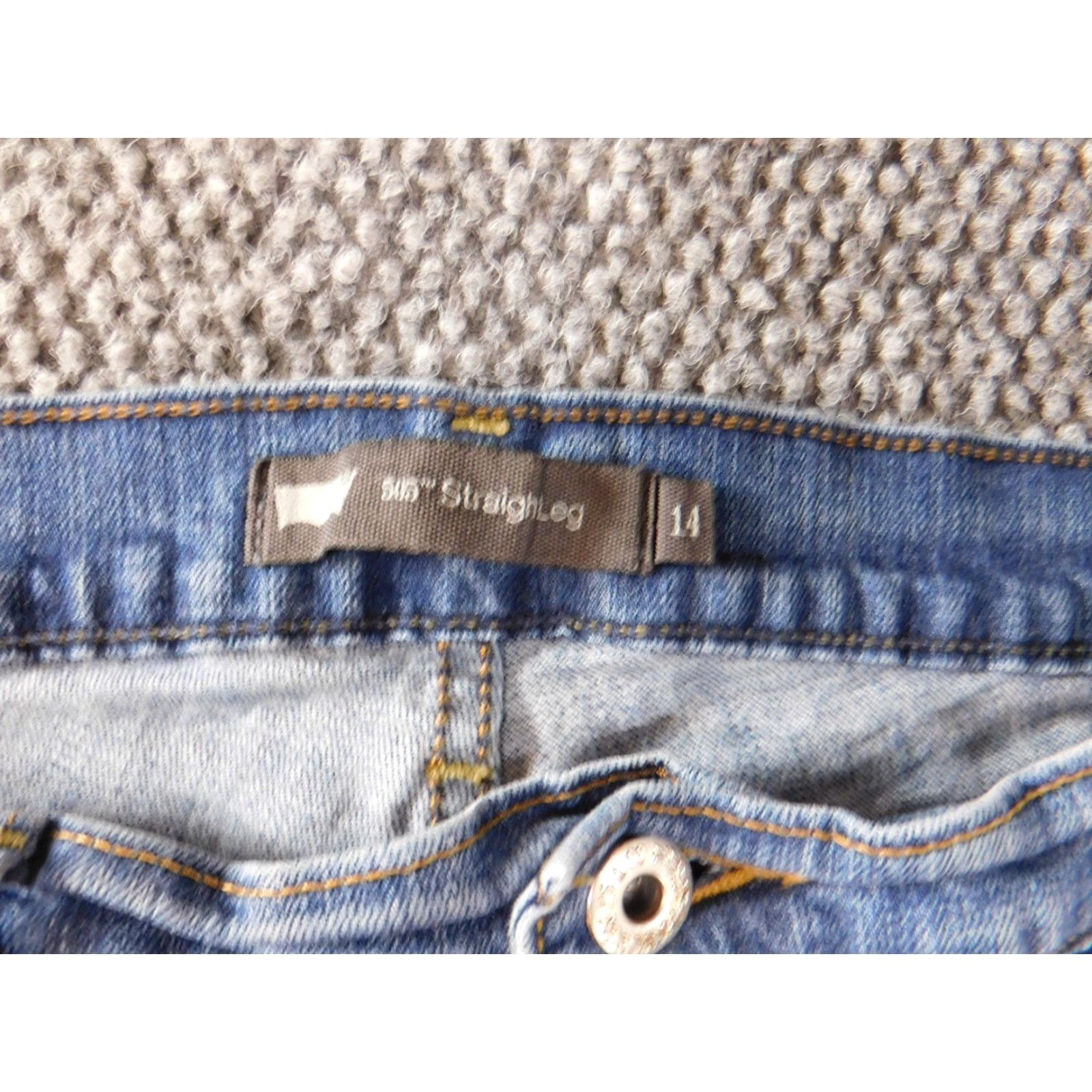Levi's VINTAGE not used since no. Levi's 505 Jeans Womens 14 Blue Straight Distressed Denim Classic Size 24" / US 00 / IT 34 - 4 Thumbnail
