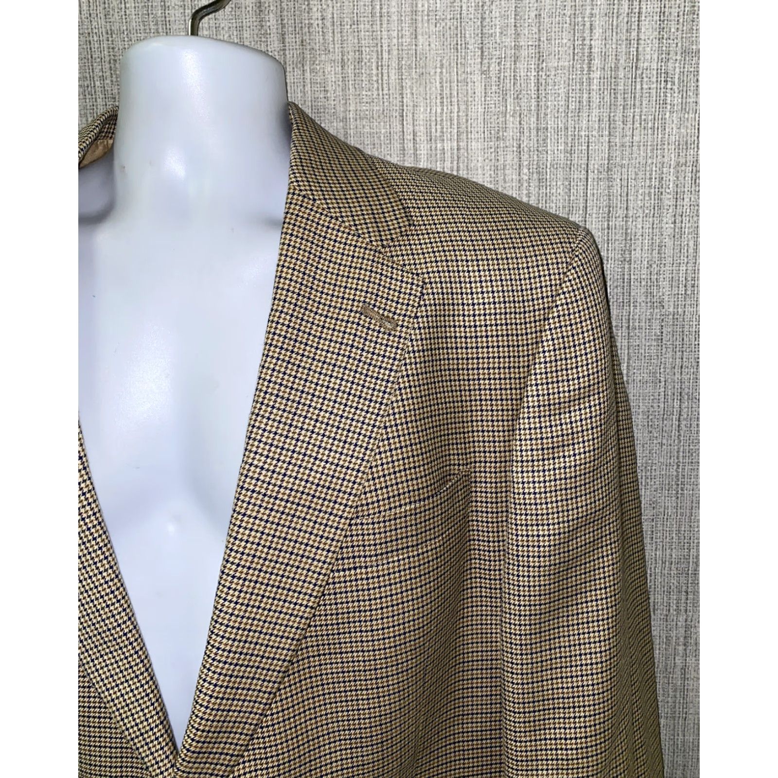 Hart Schaffner Marx Hart Schaffner Marx Mens Beige 2 Button Sport Coat Size 44L Regular Jacket Coat Sports Men Size US S / EU 44-46 / 1 - 2 Thumbnail