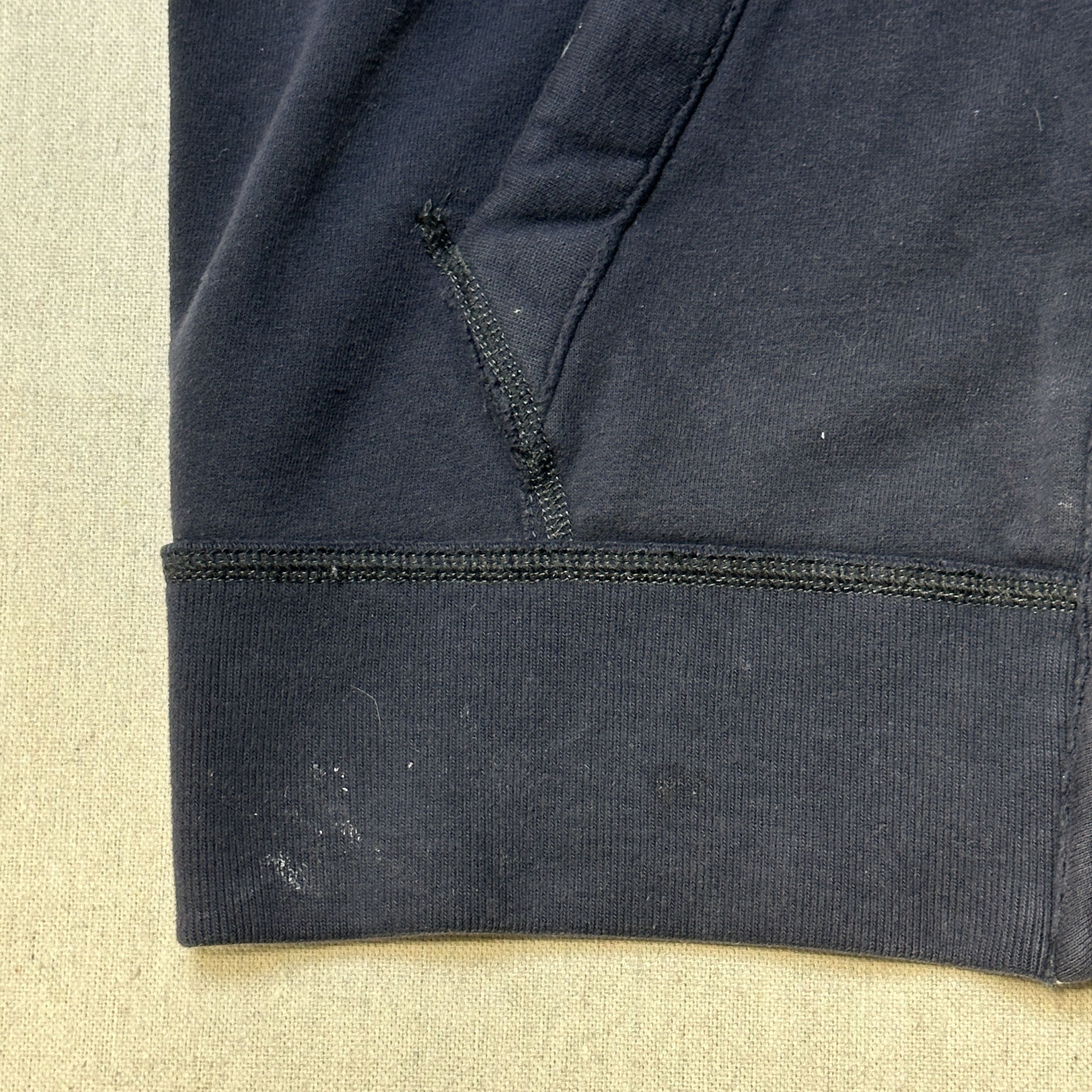 Abercrombie & Fitch Vintage Abercrombie & Fitch Appliqué Logo Zip Hoodie Size M Size US M / EU 48-50 / 2 - 6 Thumbnail