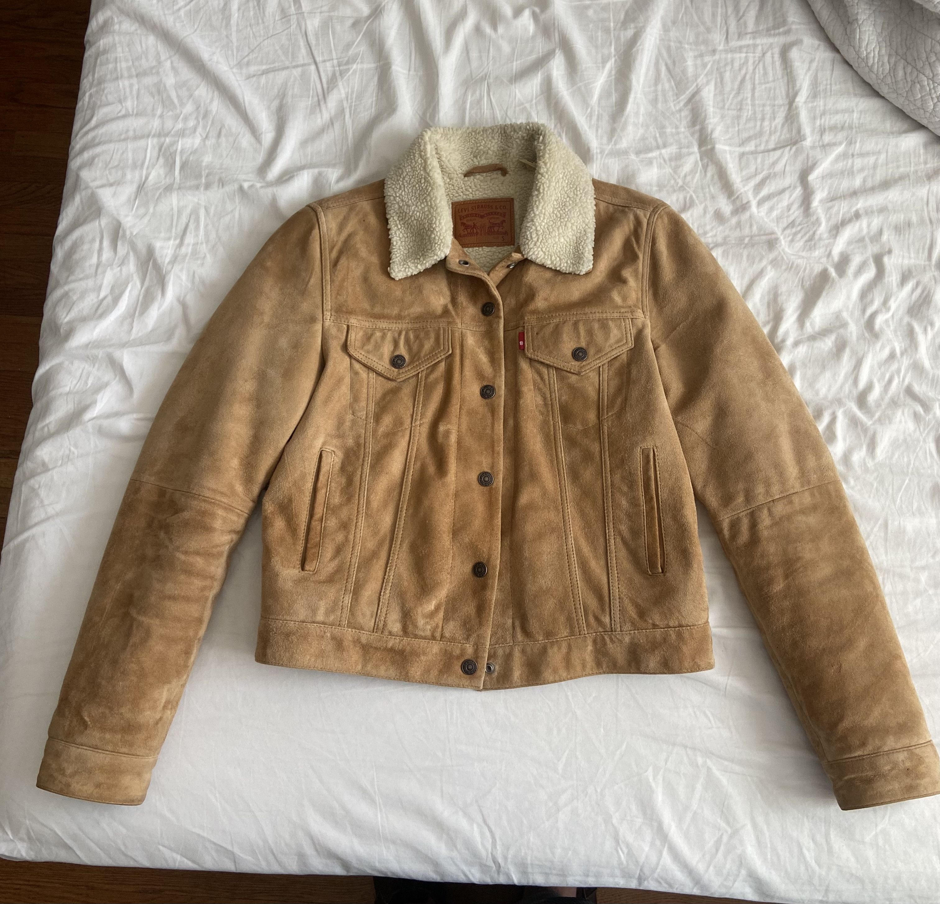 image of Levis Levi's Suede Sherpa Trucker Jacket in Tan Suede, Women's (Size Small)