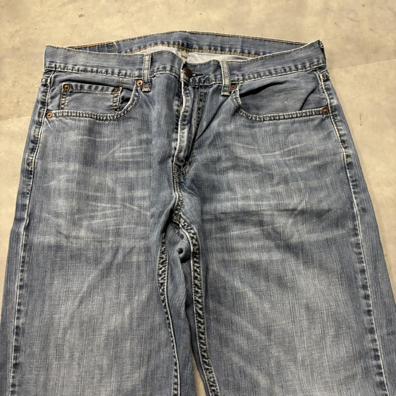 Levi's × Vintage Crazy Vintage Y2K/2000s Grunge Faded Medium Wash Levi’s Essential Denim Jeans! Size US 34 / EU 50 - 5 Thumbnail