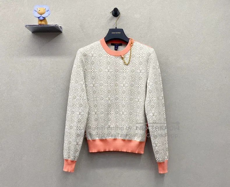 Louis Vuitton Louis Vuitton Grey full logo pullover sweatshirt Size XS / US 0-2 / IT 36-38 - 2 Thumbnail