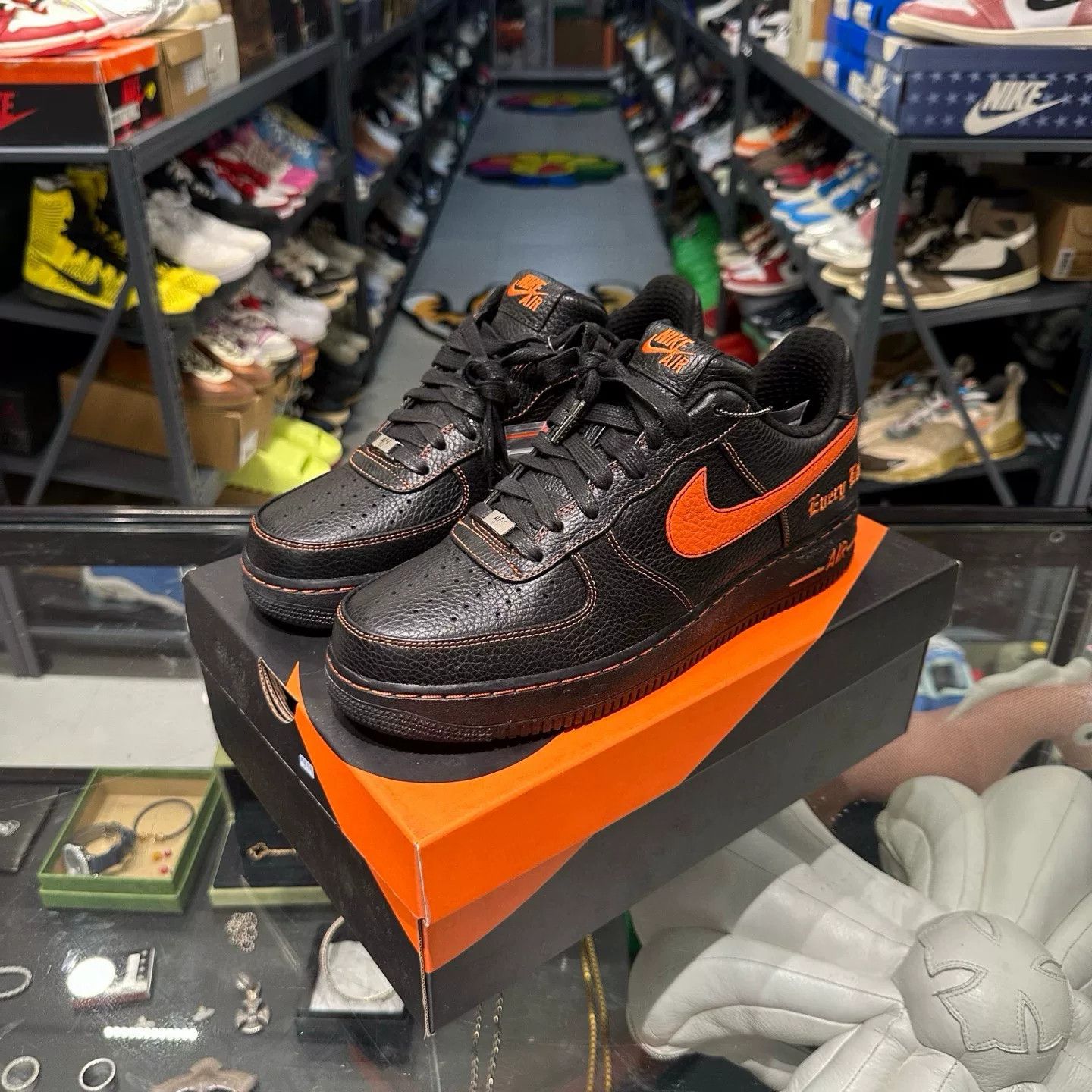 Nike Nike Orange Lowtop Sneakers 10.5 Men Size US 10.5 / EU 43-44 - 1 Thumbnail
