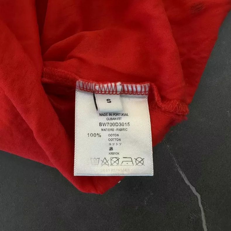 Givenchy Givenchy Red Hole Short Sleeve Size US S / EU 44-46 / 1 - 6 Thumbnail