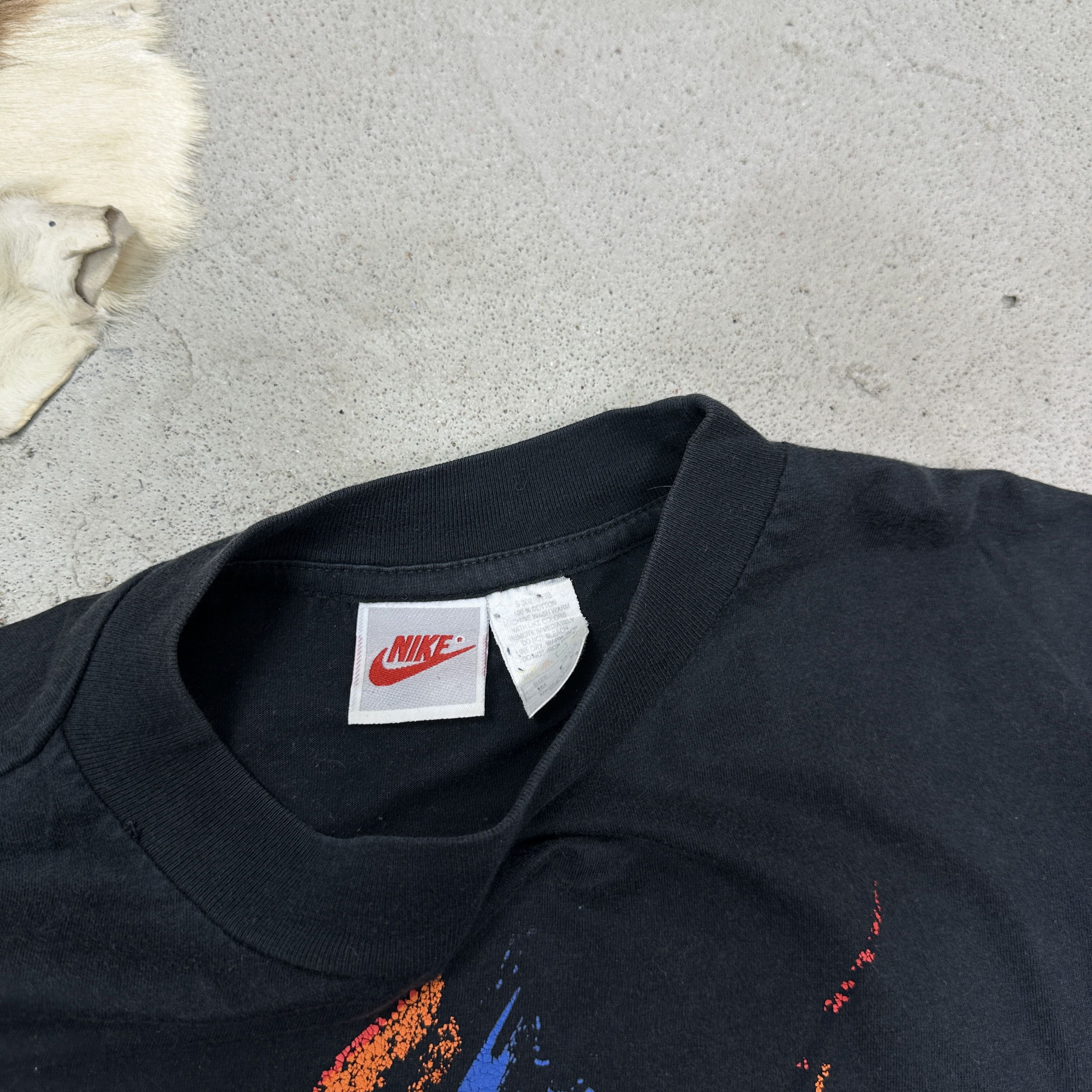 Nike Vintage Sporty Streetwear Nike Air T-shirt Early 90s Size US M / EU 48-50 / 2 - 3 Thumbnail