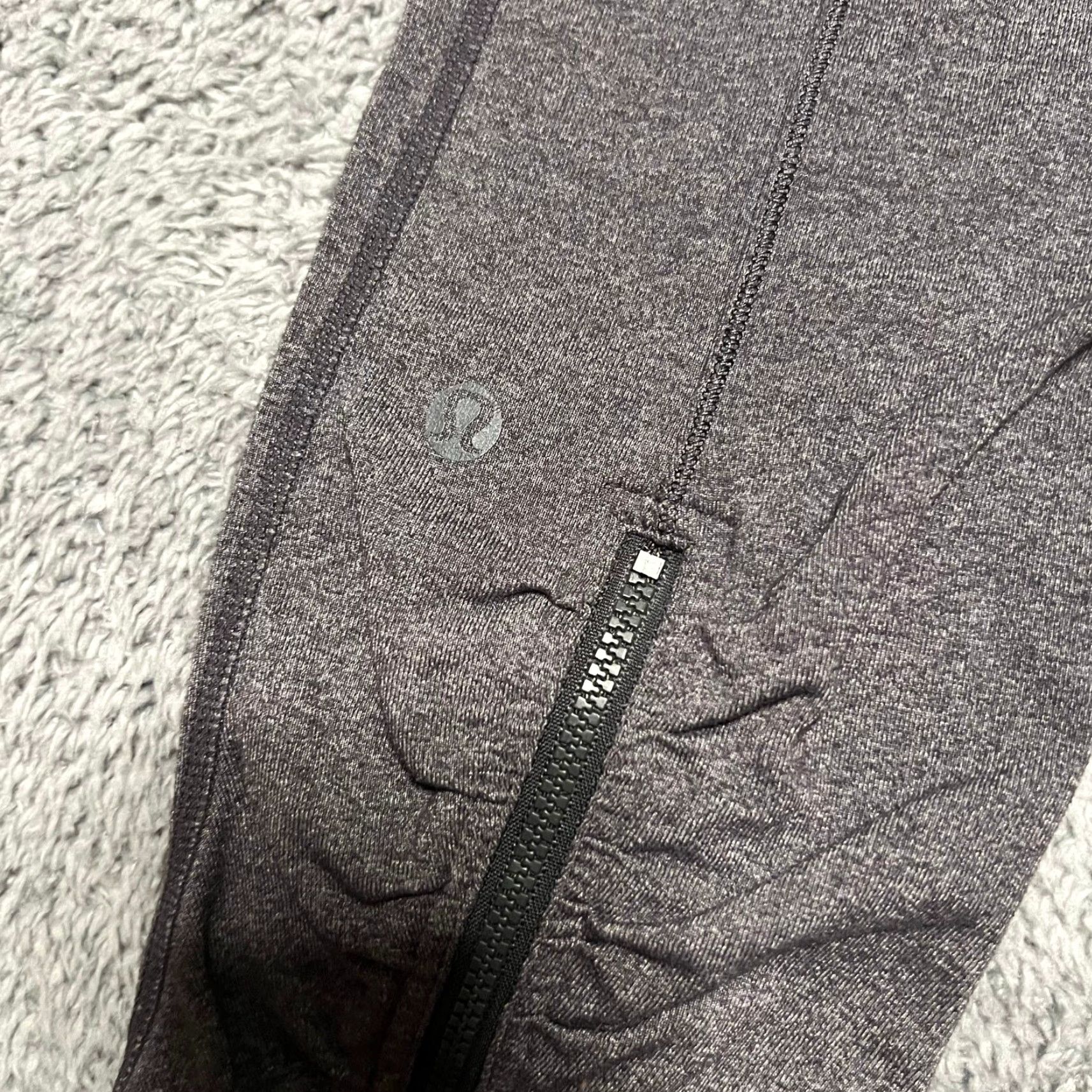 Lululemon Lululemon Crop Leggings Womens 6 Gray Ruched Zipper Back Bottom Capri Pants Size 28" / US 6 / IT 42 - 3 Thumbnail