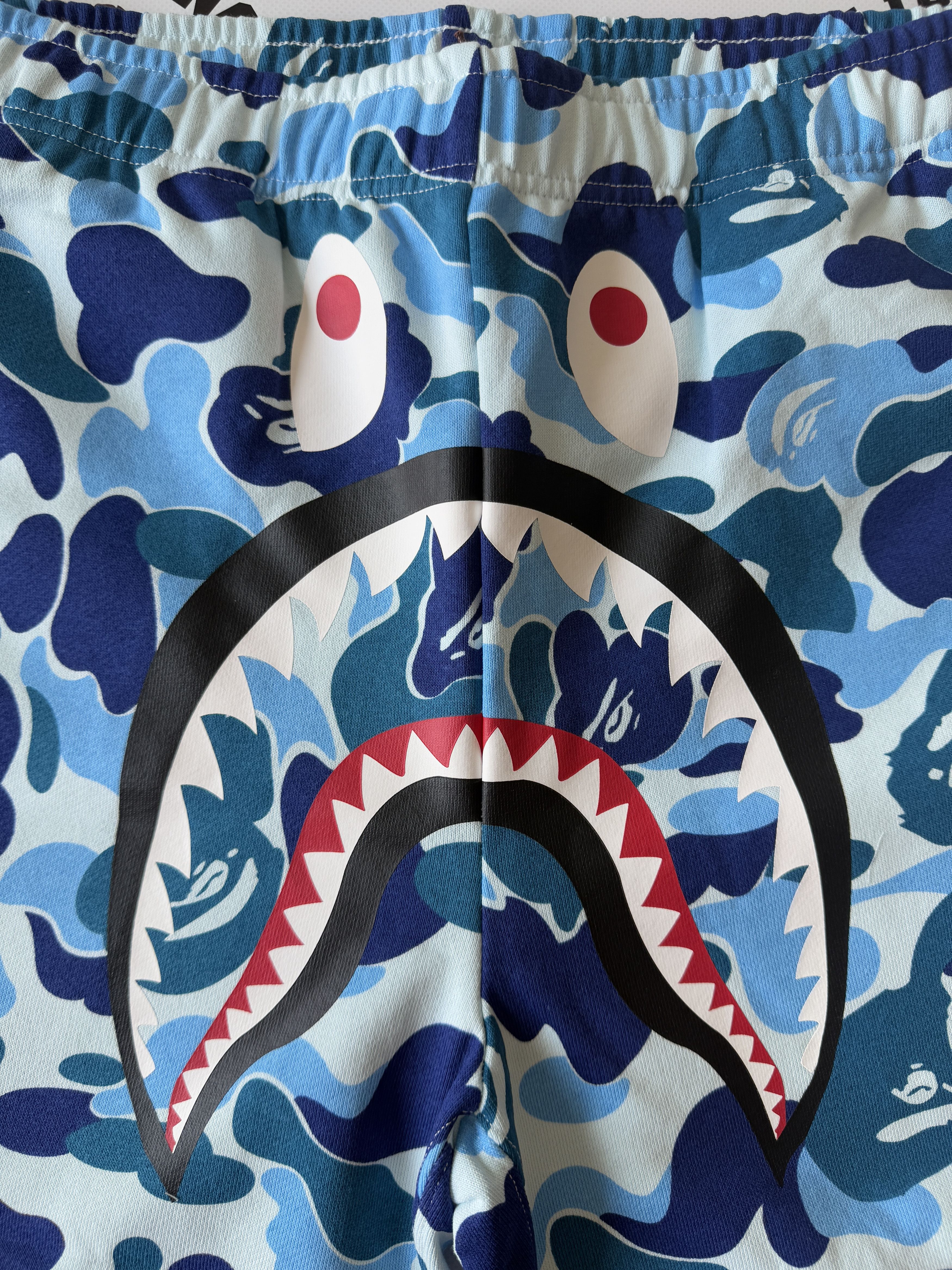 Bape BAPE ABC CAMO SHARK SWEAT SHORTS Size US 36 / EU 52 - 3 Thumbnail
