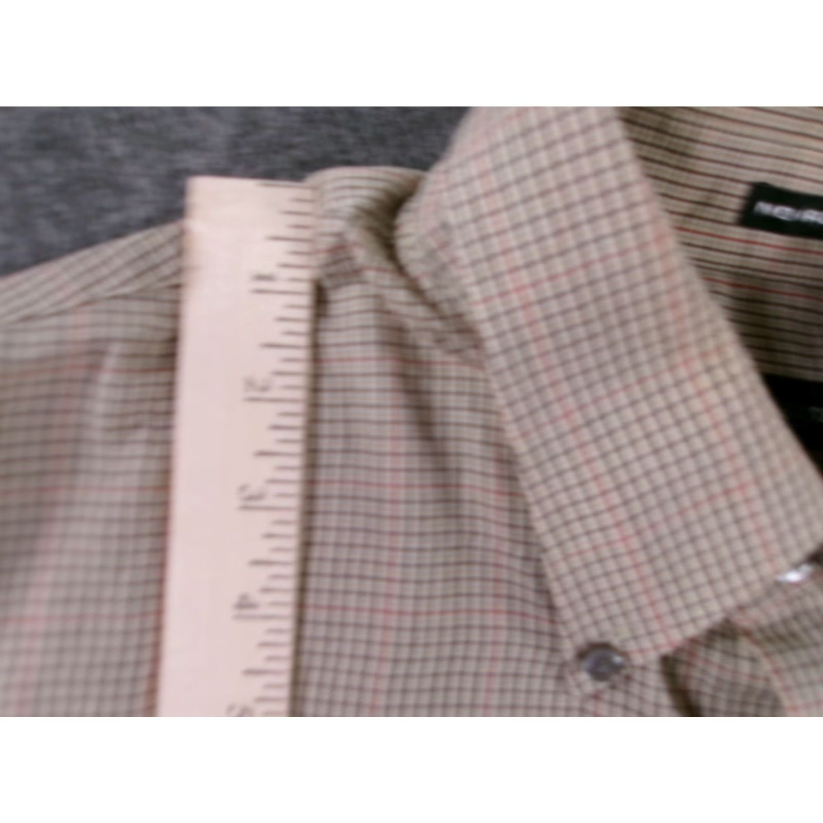 Van Heusen Van Heusen Shirt Men XL Tan Plaid No Iron Pocket Classic Causal Business Size US XL / EU 56 / 4 - 4 Thumbnail