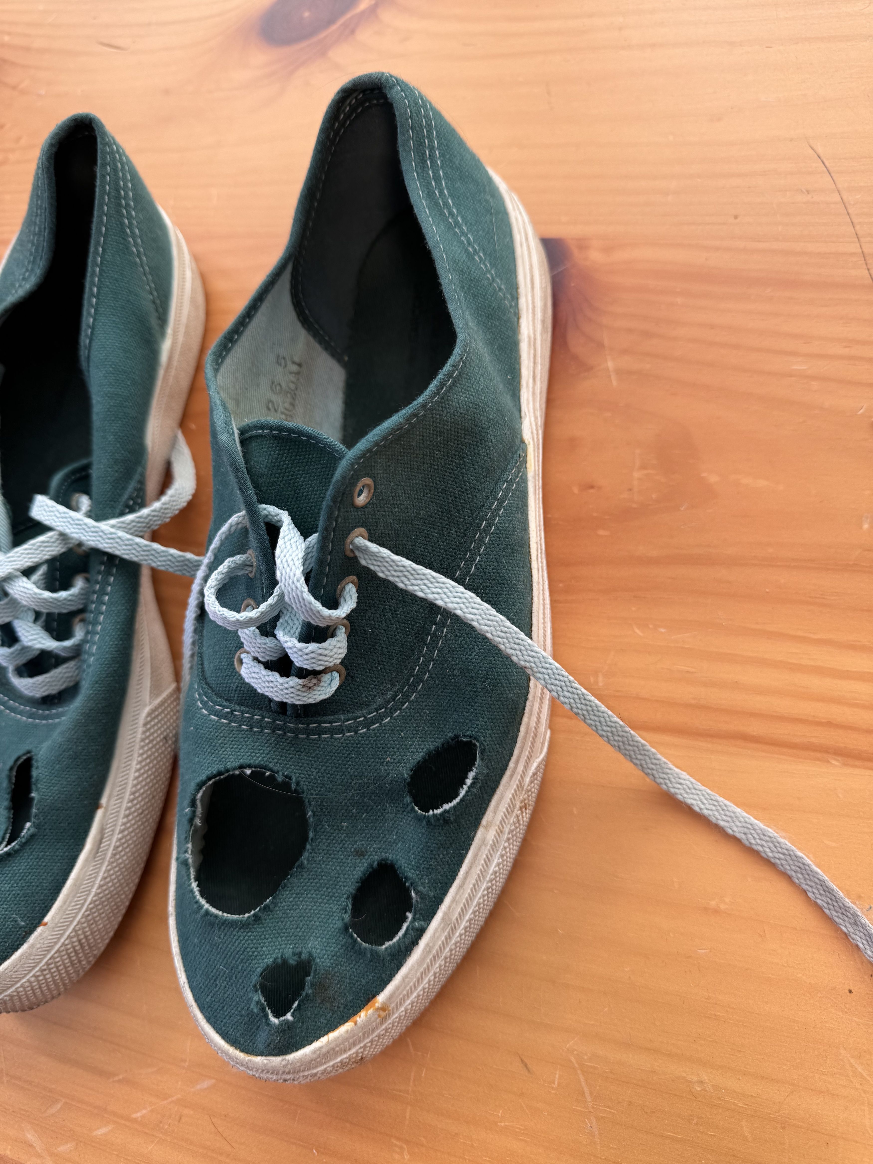 Comme des Garcons Comme des garçons RUNWAY homme plus hole sneakers cutout Size US 8.5 / EU 41-42 - 3 Thumbnail