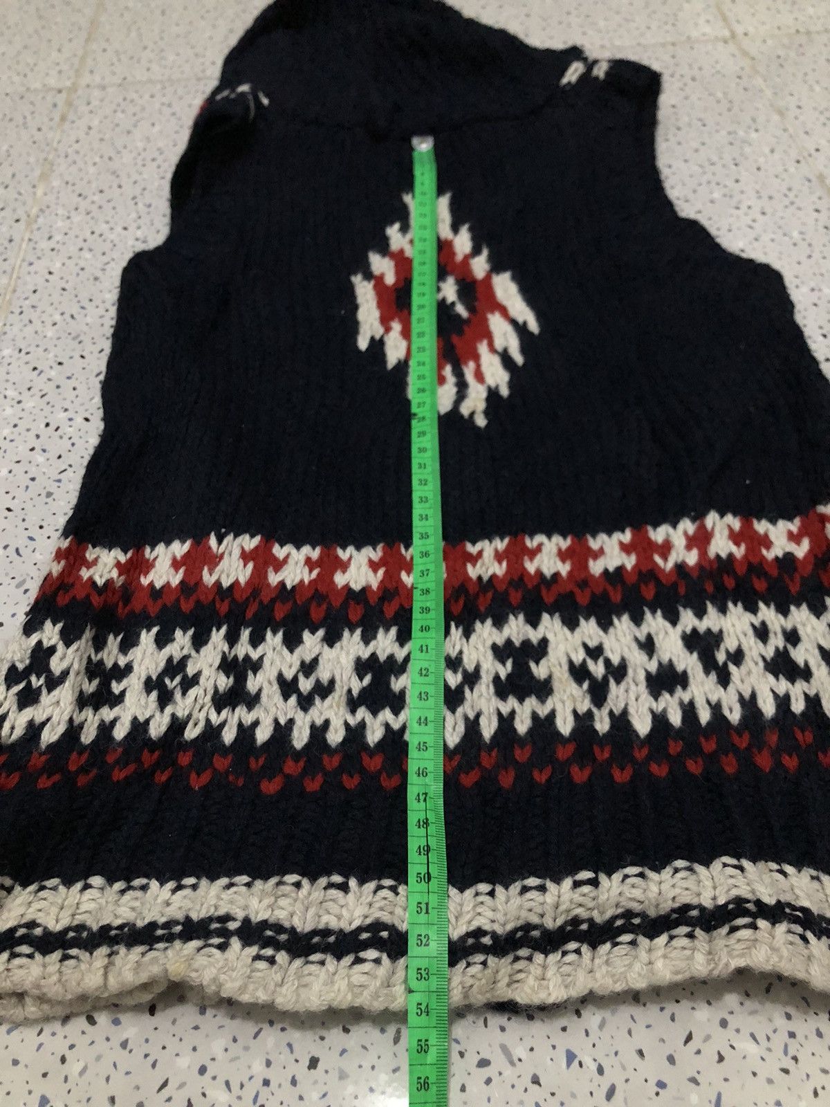 Japanese Brand Vintage Letter Back Number Navajo Pattern Wool Knit Vest Size US M / EU 48-50 / 2 - 11 Thumbnail