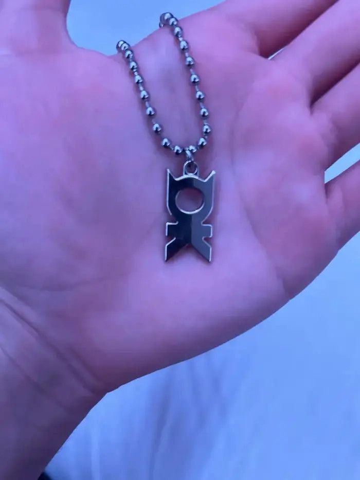 Jewelry Creative Curved OK Letter Pendant Necklace Size ONE SIZE - 2 Thumbnail