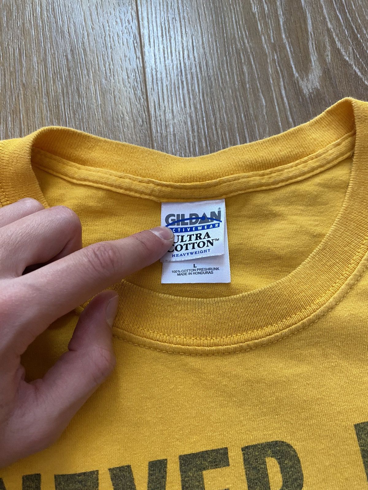 Band Tees Vintage Sex Pistols Nevermind the Bollocks Yellow Tee Size US XL / EU 56 / 4 - 3 Thumbnail