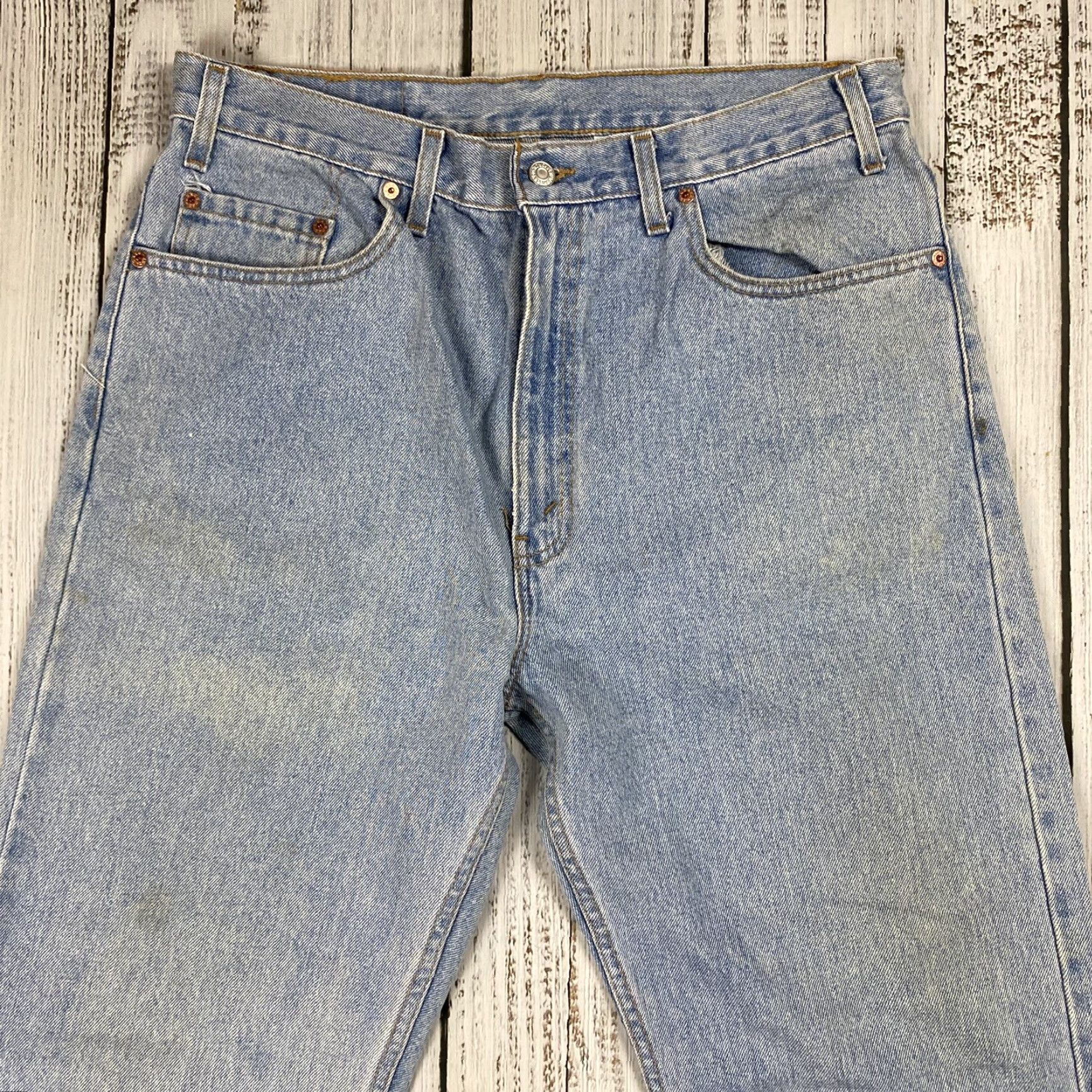Levi's VINTAGE LEVI'S 505 BLUE JEANS Regular Fit Straight Leg Size 38x32 Light Wash Mens Size US 38 / EU 54 - 2 Thumbnail