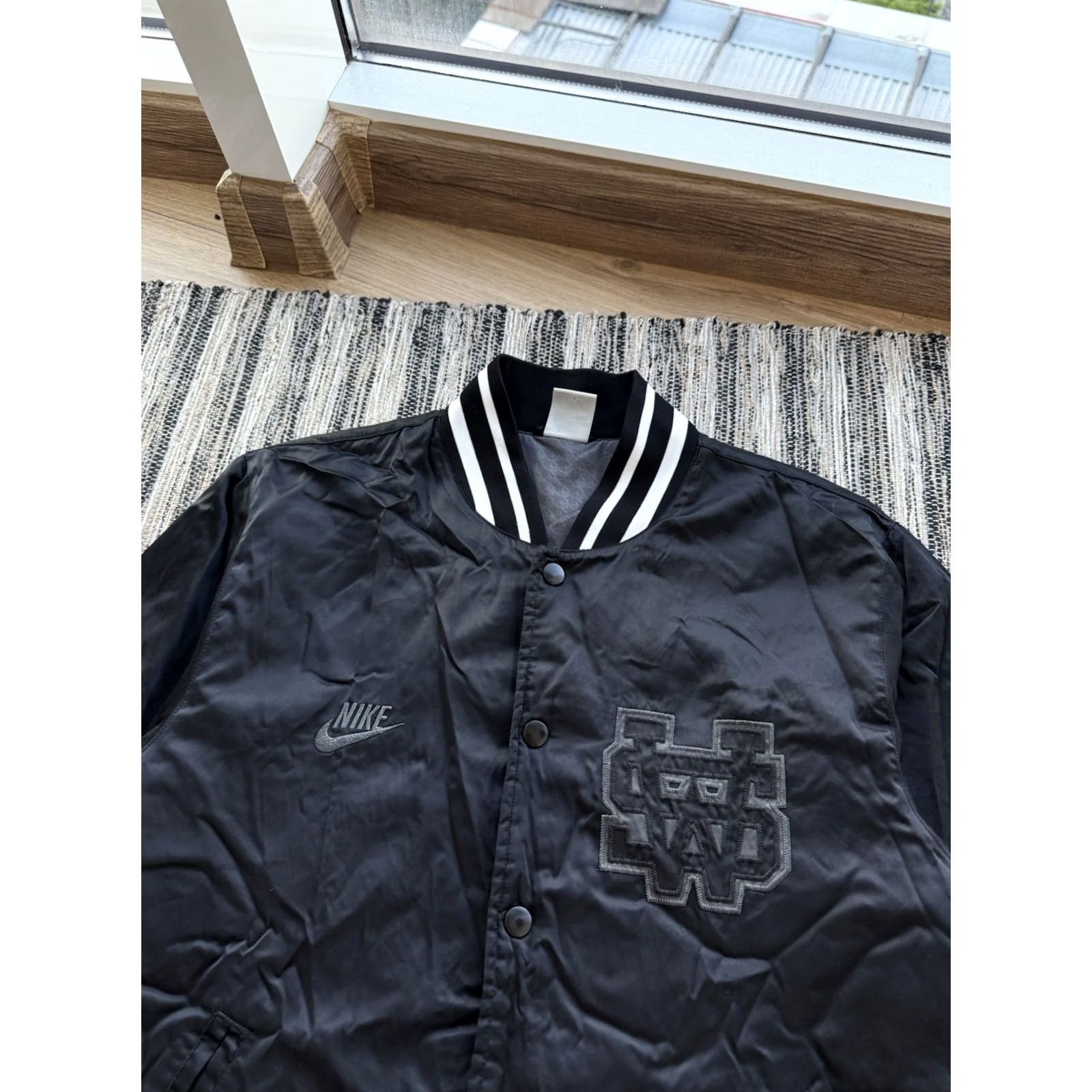 Nike VINTAGE Nike Sportswear Bomber Jacket Satin Black Men’s S Jacket Size US S / EU 44-46 / 1 - 3 Thumbnail
