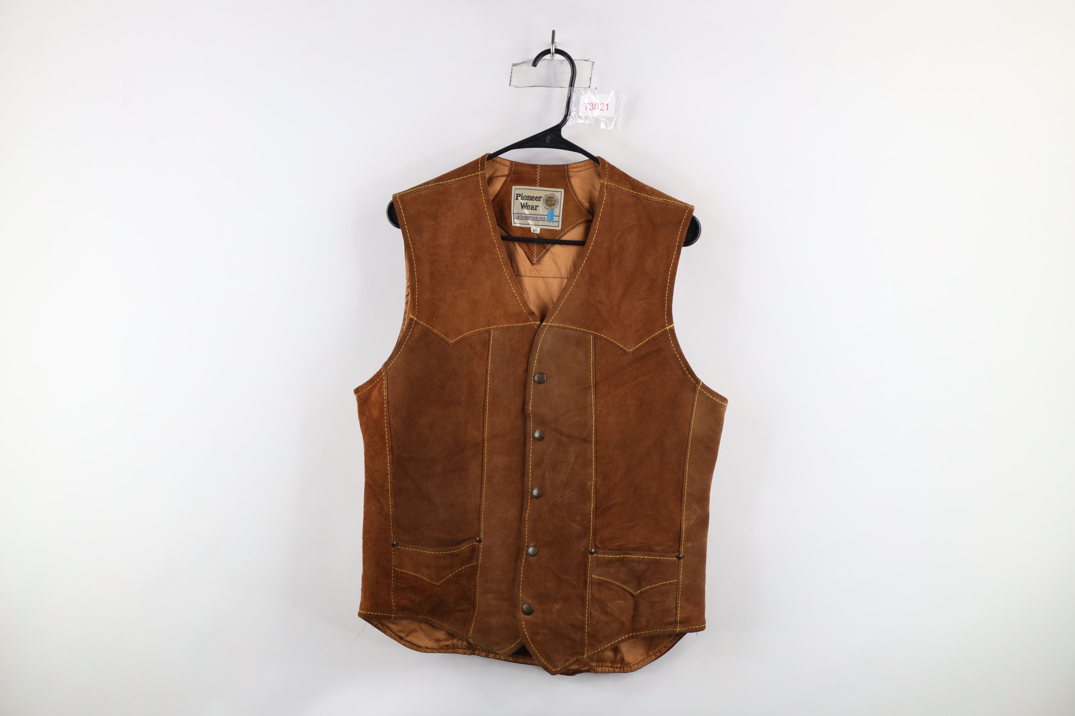 Vintage Vintage 70s Streetwear Suede Leather Western Vest Jacket USA Size US L / EU 52-54 / 3 - 1 Thumbnail