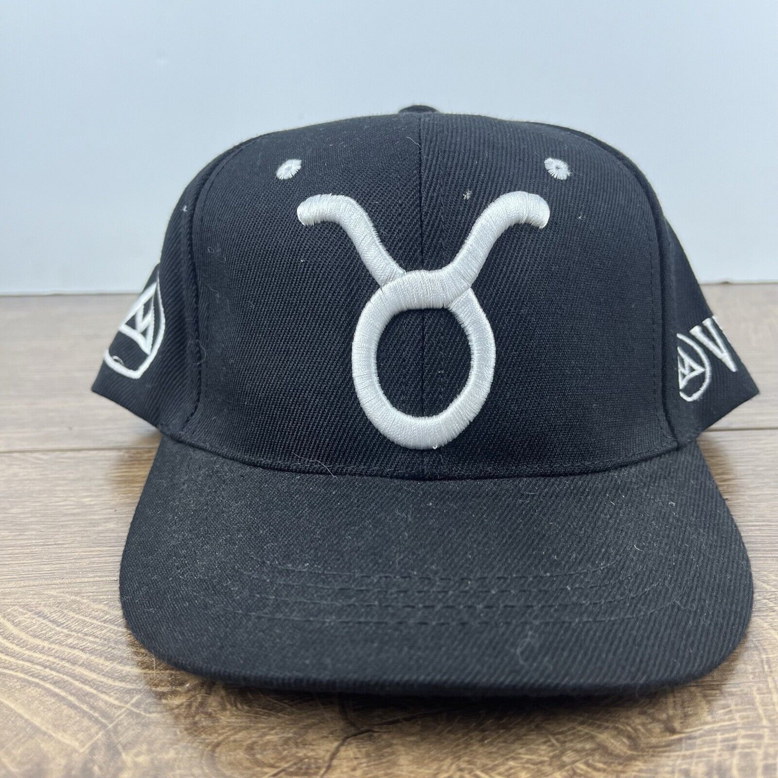 Other Veil Hat VEIL Taurus Snapback Hat Black Hat Adjustable Black Size ONE SIZE - 1 Thumbnail
