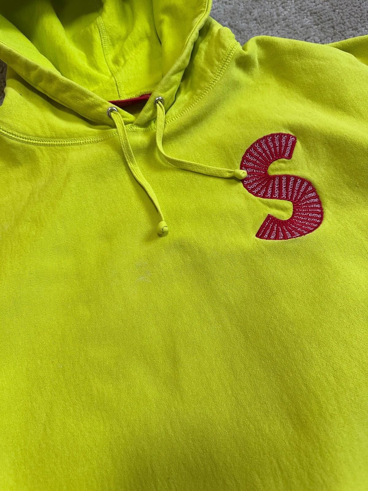 Supreme Supreme Hoodie S Logo Hooded Sweatshirt L Cotton Yellow Used Size US XL / EU 56 / 4 - 11 Thumbnail