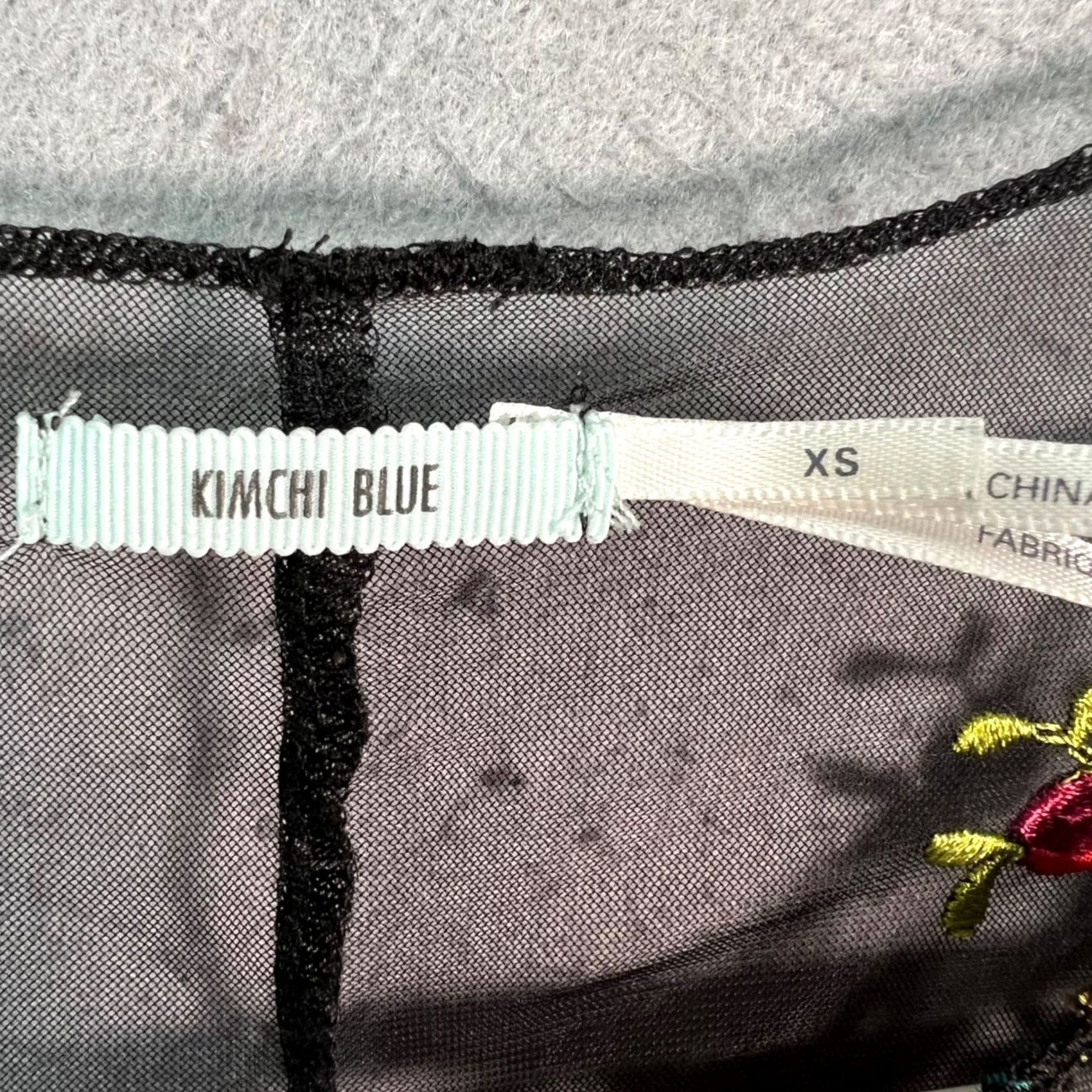 Vintage Kimchi Blue Womens XS Black Sheer Floral Embroidered Short Sleeve Blouse Top Size XS / US 0-2 / IT 36-38 - 3 Thumbnail