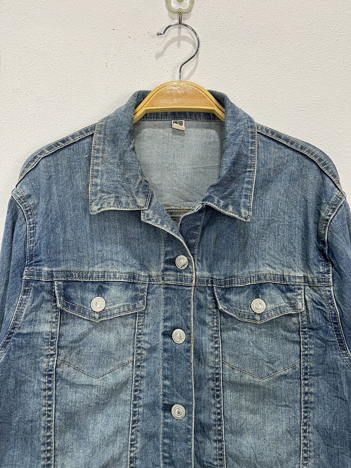 Uniqlo Uniqlo UJ Denim Trucker Jacket Size S / US 4 / IT 40 - 3 Thumbnail