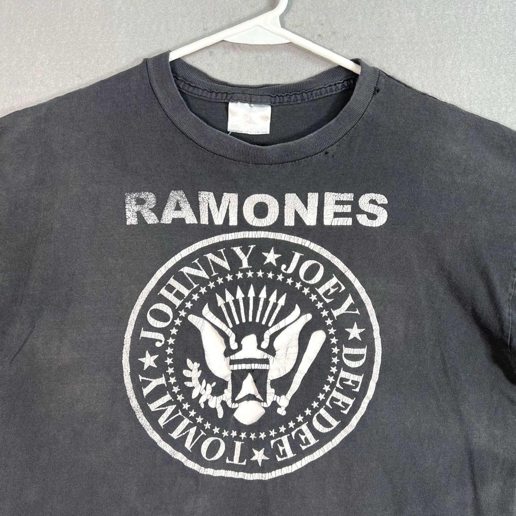 Vintage VINTAGE Ramones Band Tee Adult Large Black Graphic T Shirt 90s Mens Size US L / EU 52-54 / 3 - 2 Thumbnail