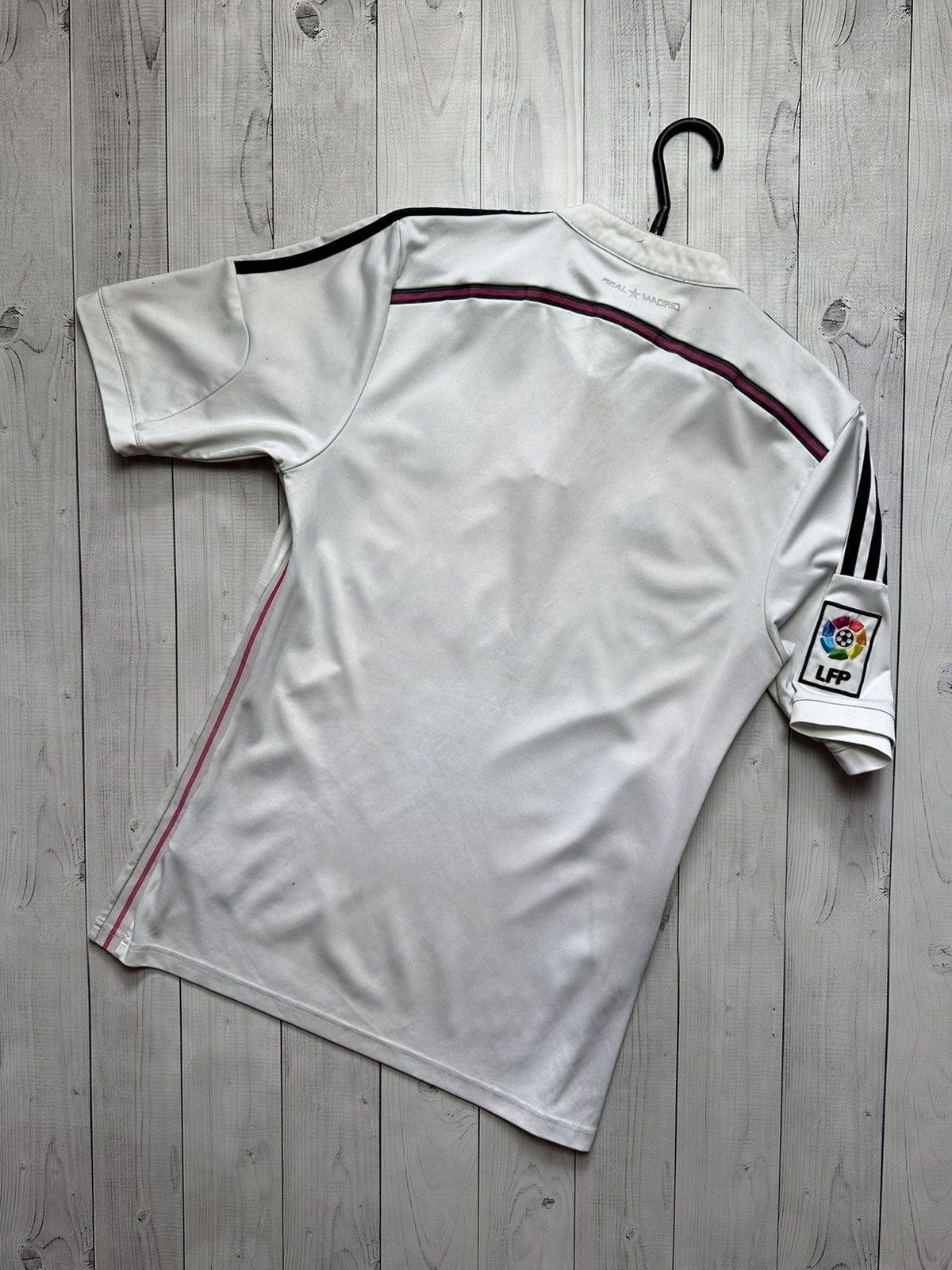 Adidas × Vintage Vintage Real Madrid soccer jersey size S adidas Size US S / EU 44-46 / 1 - 11 Thumbnail