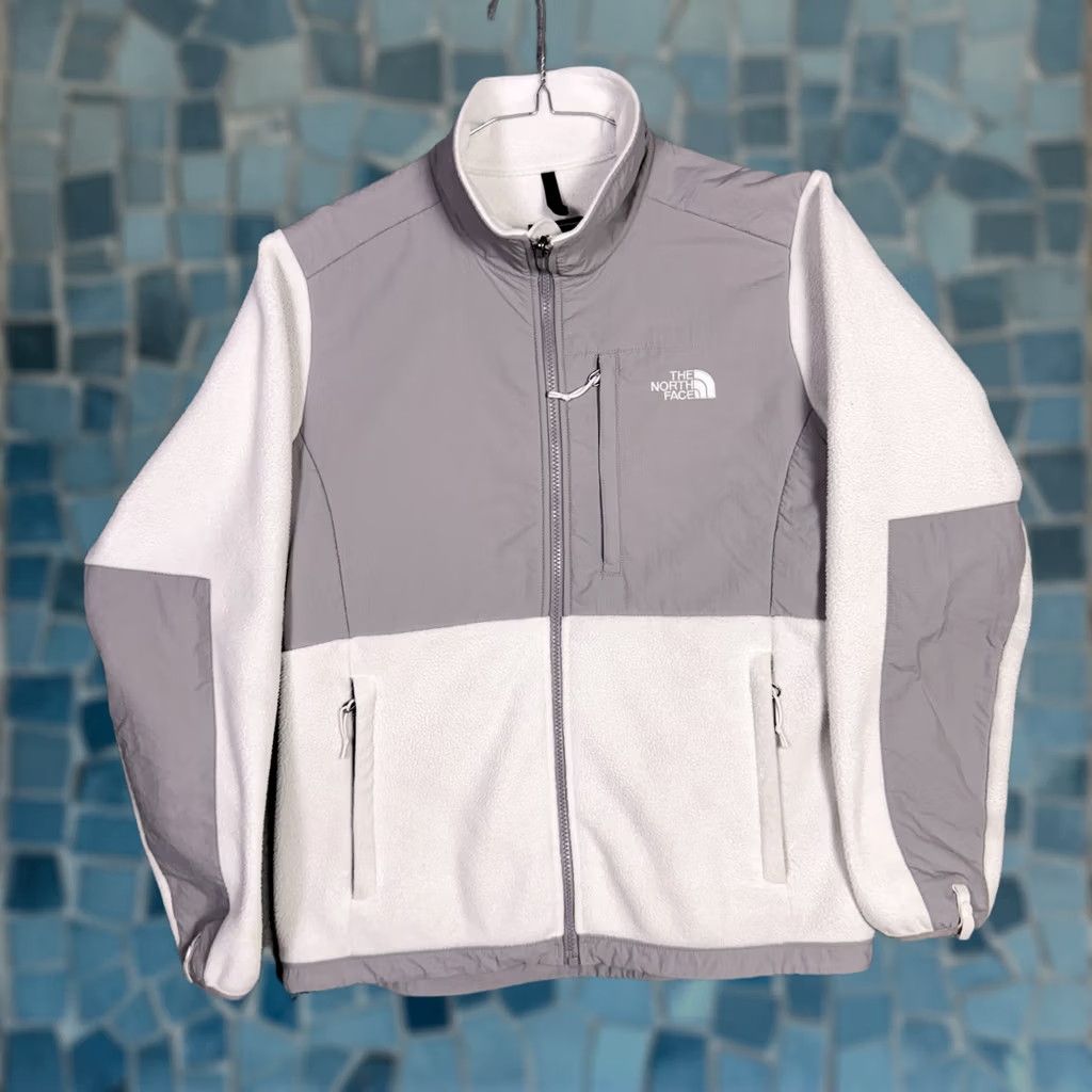 The North Face VINTAGE The North Face Denali Jacket Women L Polartec Fleece White Full Zip Y2K Size L / US 10 / IT 46 - 1 Thumbnail