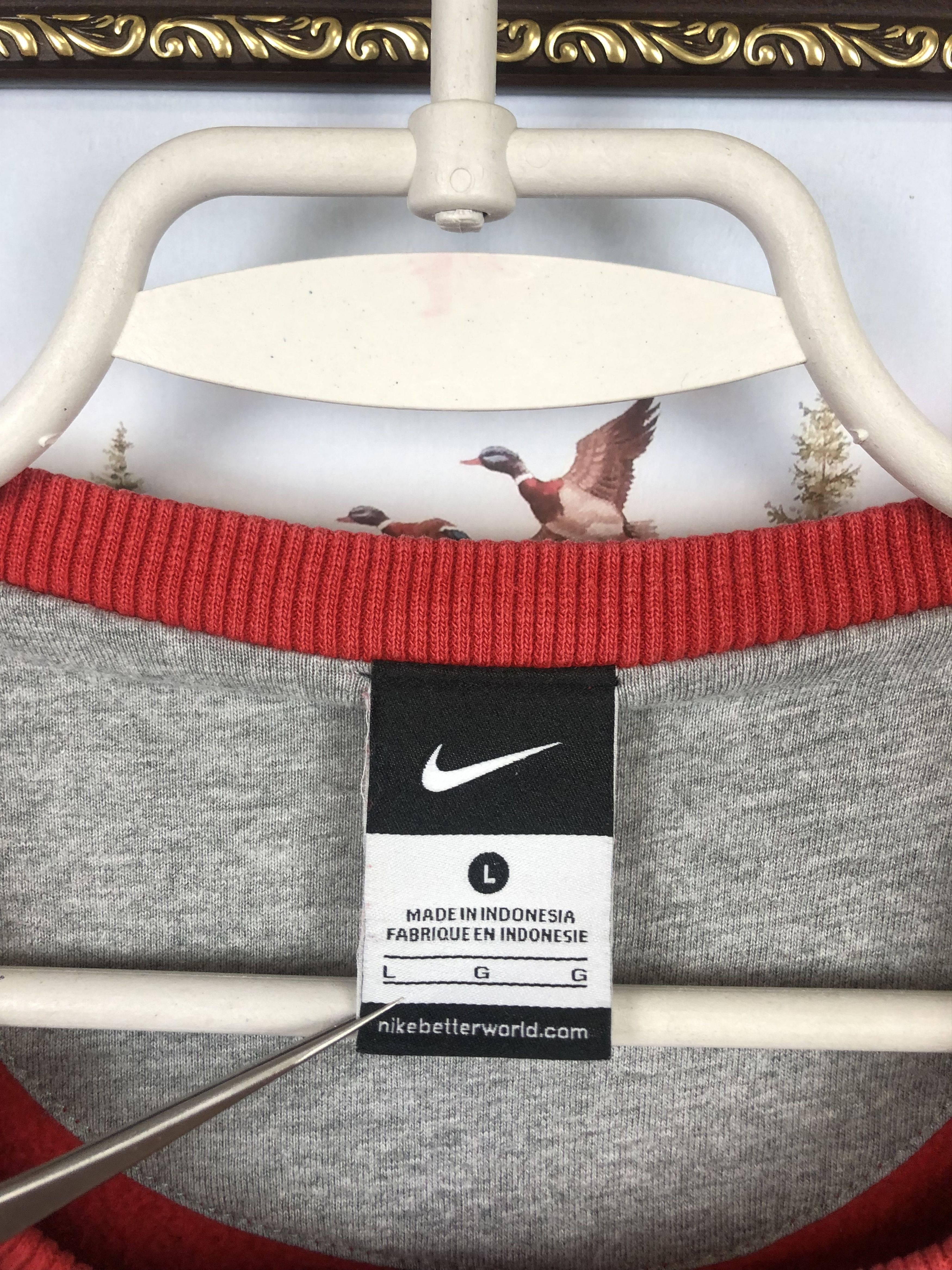 Vintage Vintage Nike Red Big Logo Sweatshirt Rare Hype Size US L / EU 52-54 / 3 - 6 Thumbnail